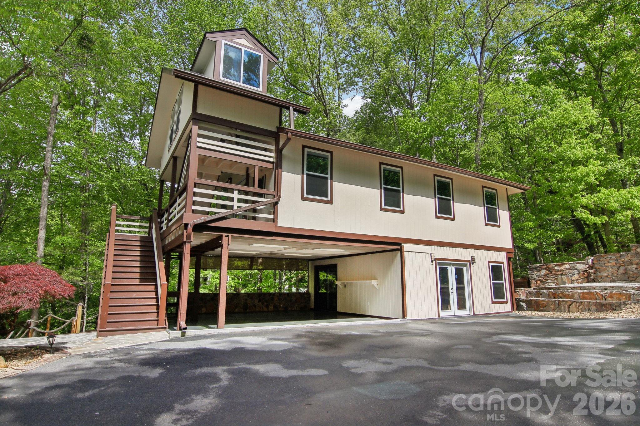 295/291 Dills Road — Bryson City