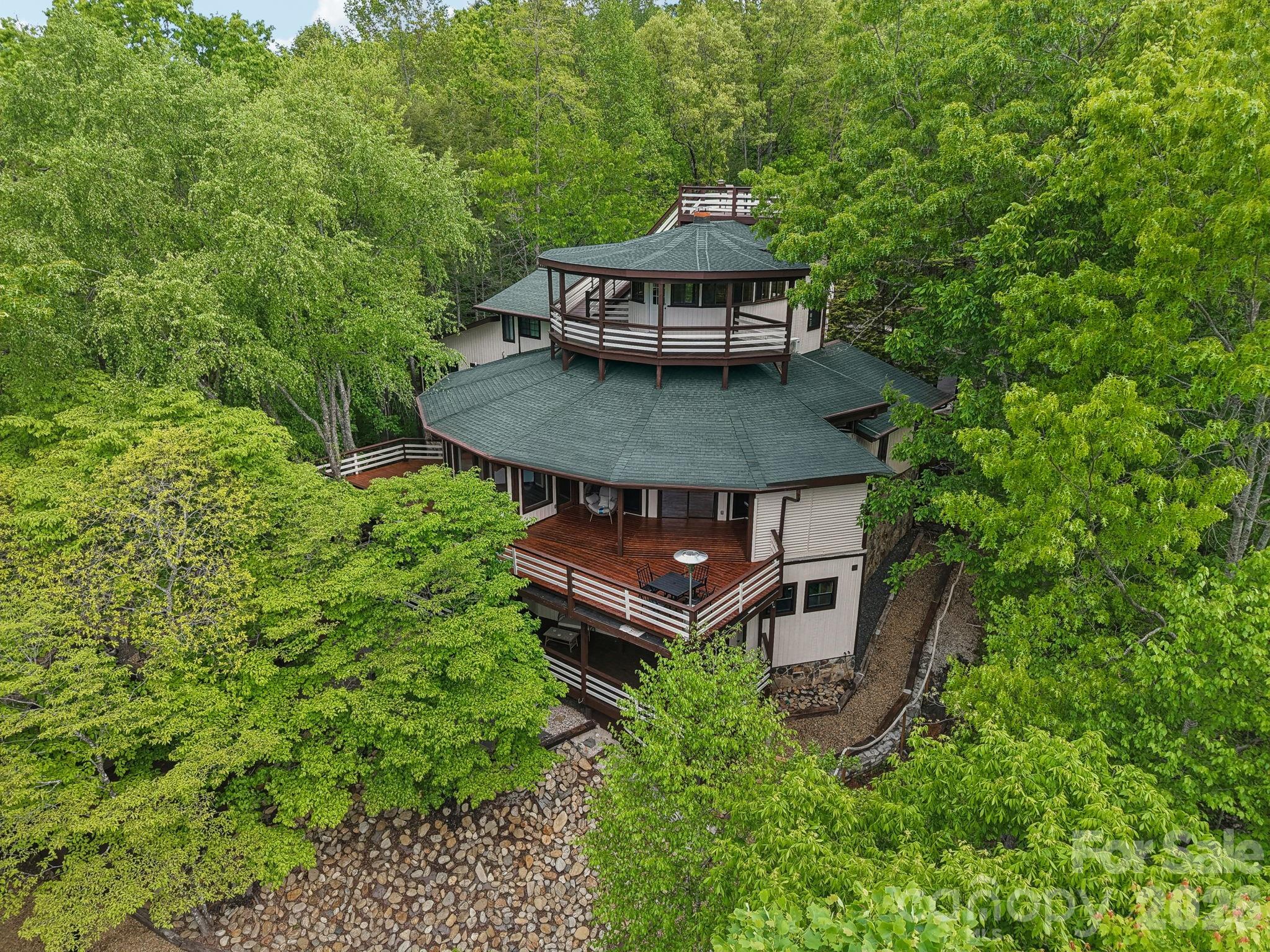 295/291 Dills Road — Bryson City