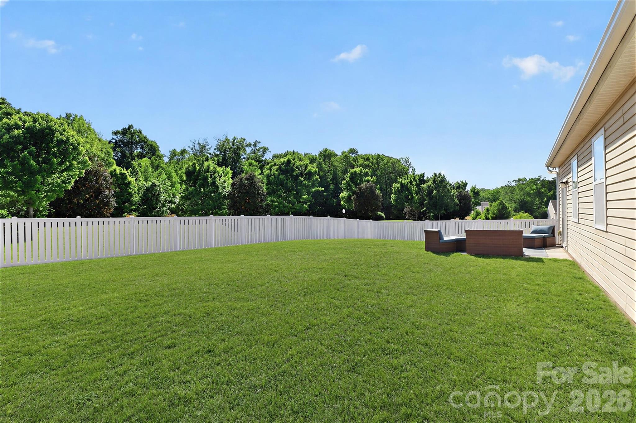 8807 Heartleaf Road — Charlotte
