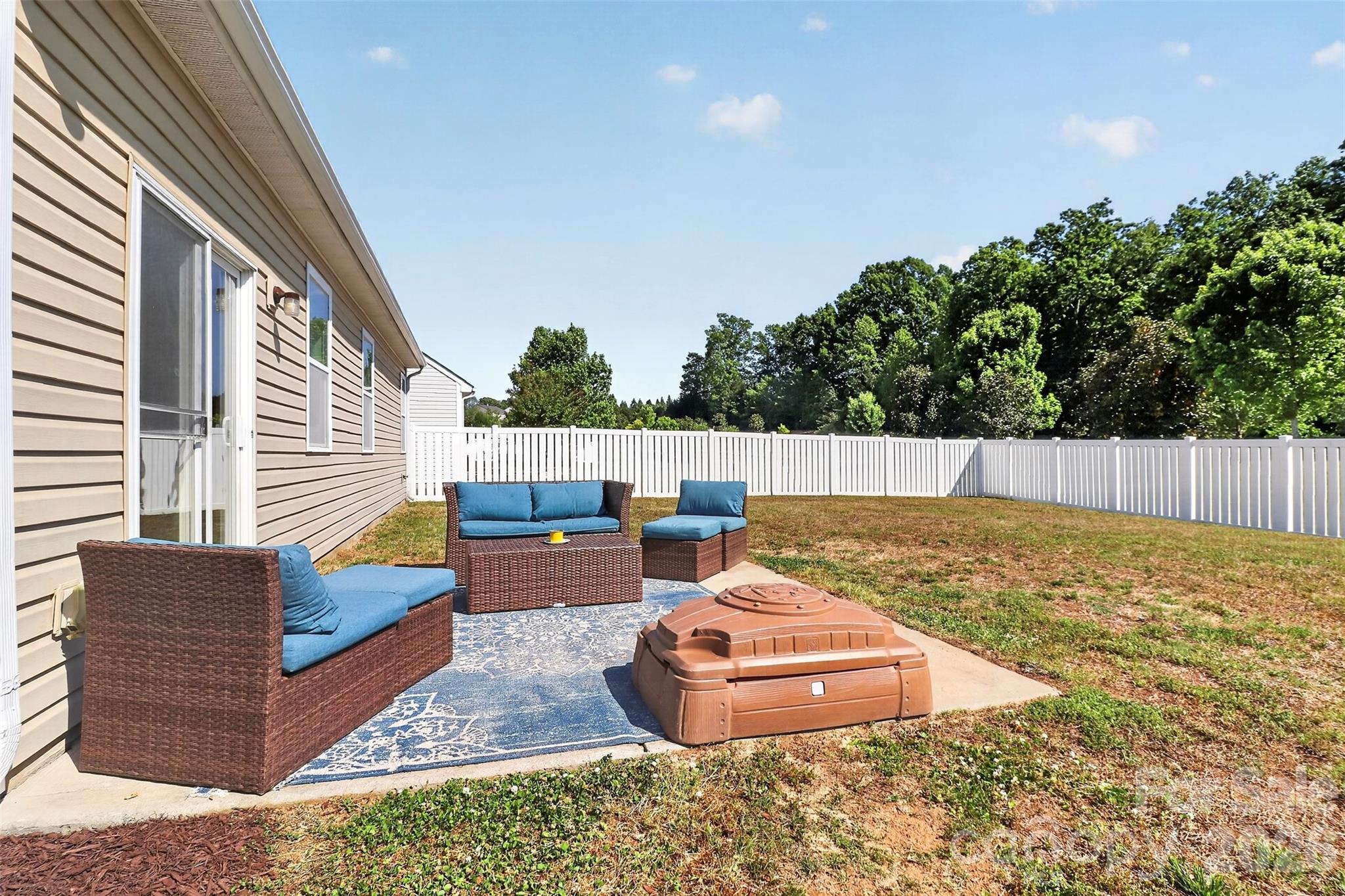 8807 Heartleaf Road — Charlotte