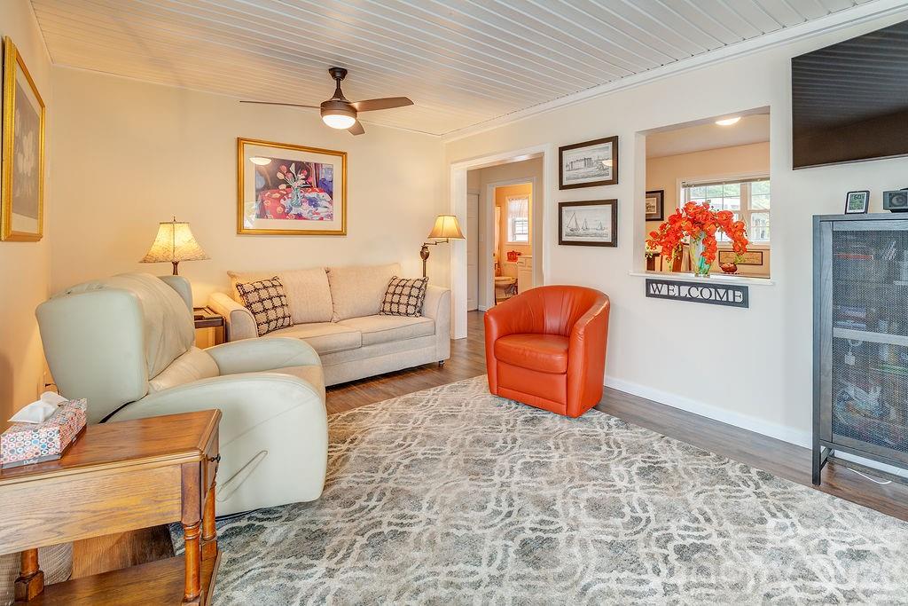 101 Strollers Lane — Waynesville