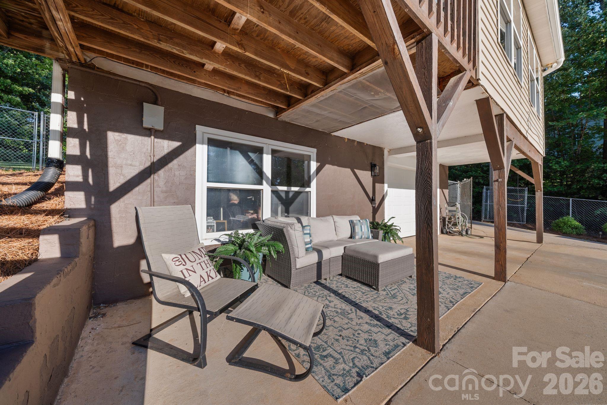 710 Riverwood Drive — Lexington