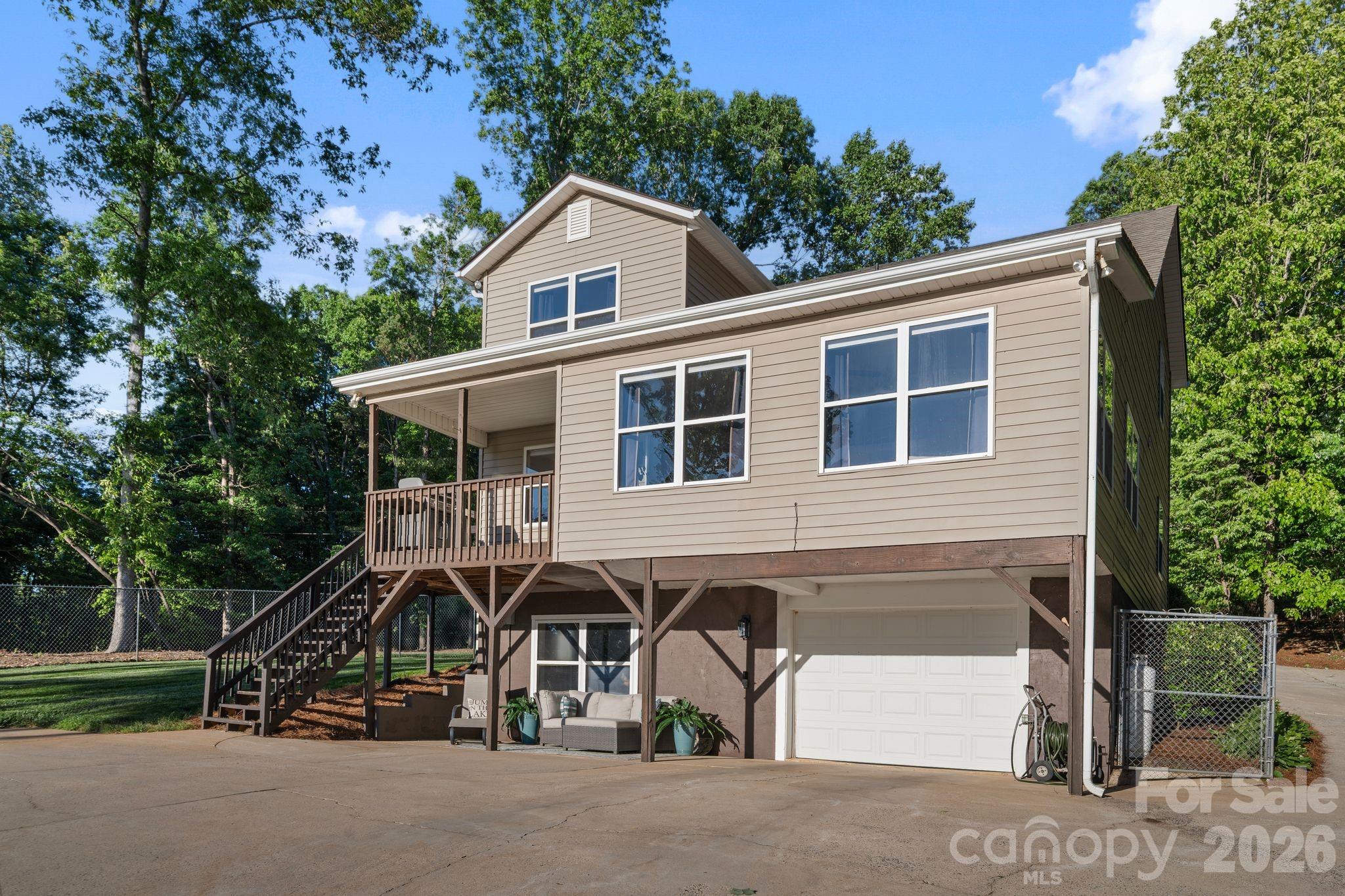 710 Riverwood Drive — Lexington