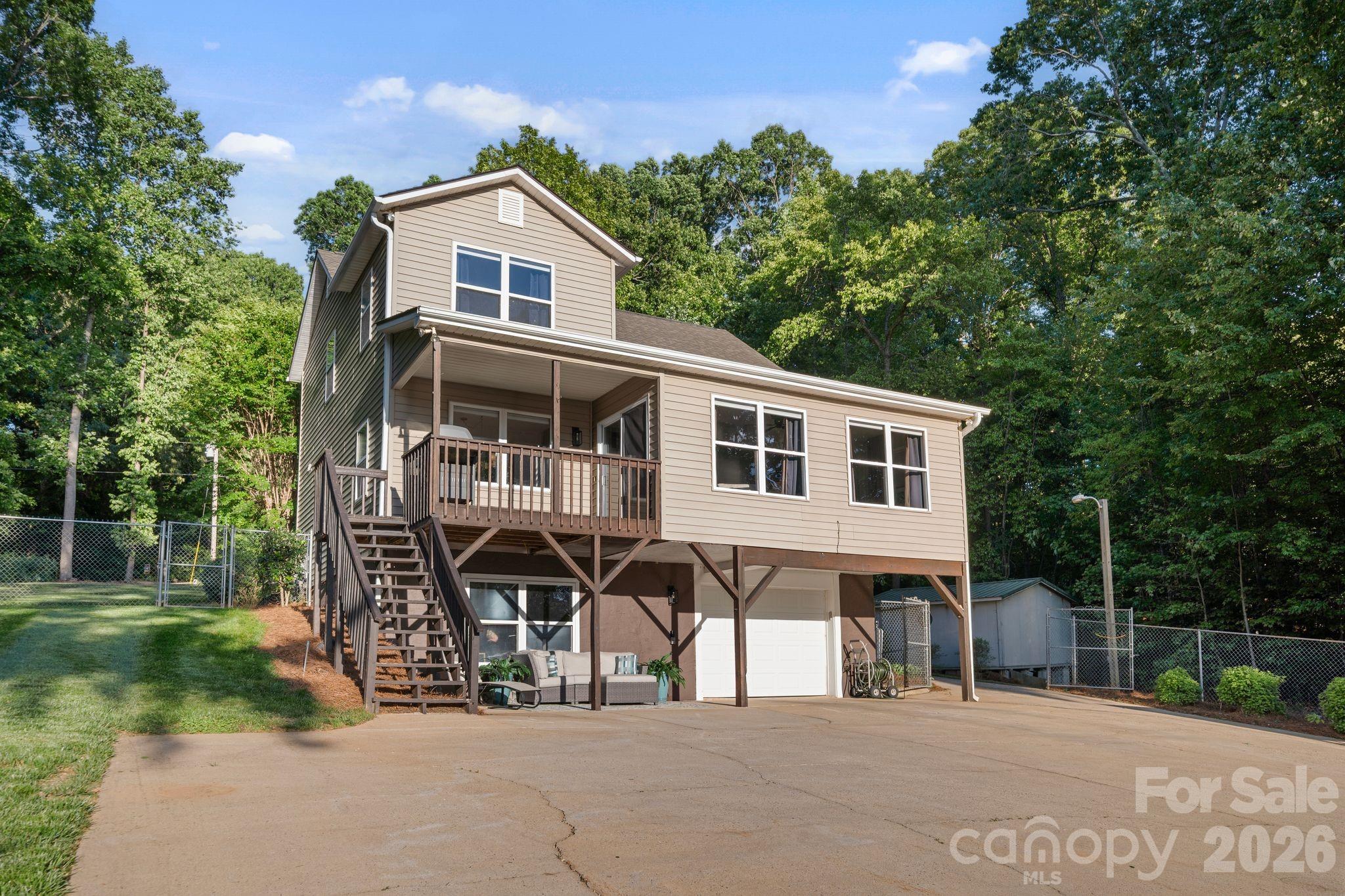 710 Riverwood Drive — Lexington