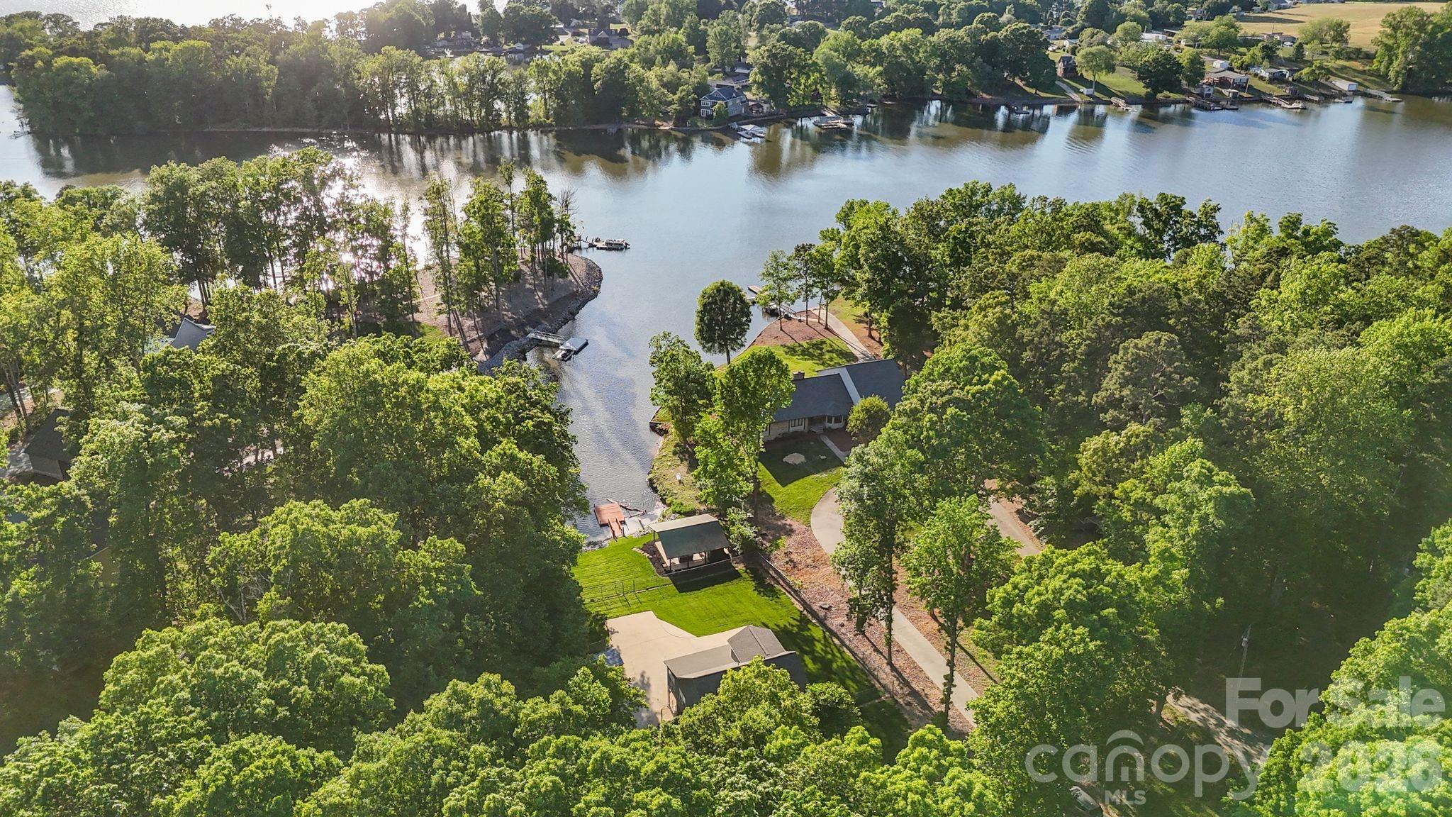 710 Riverwood Drive — Lexington