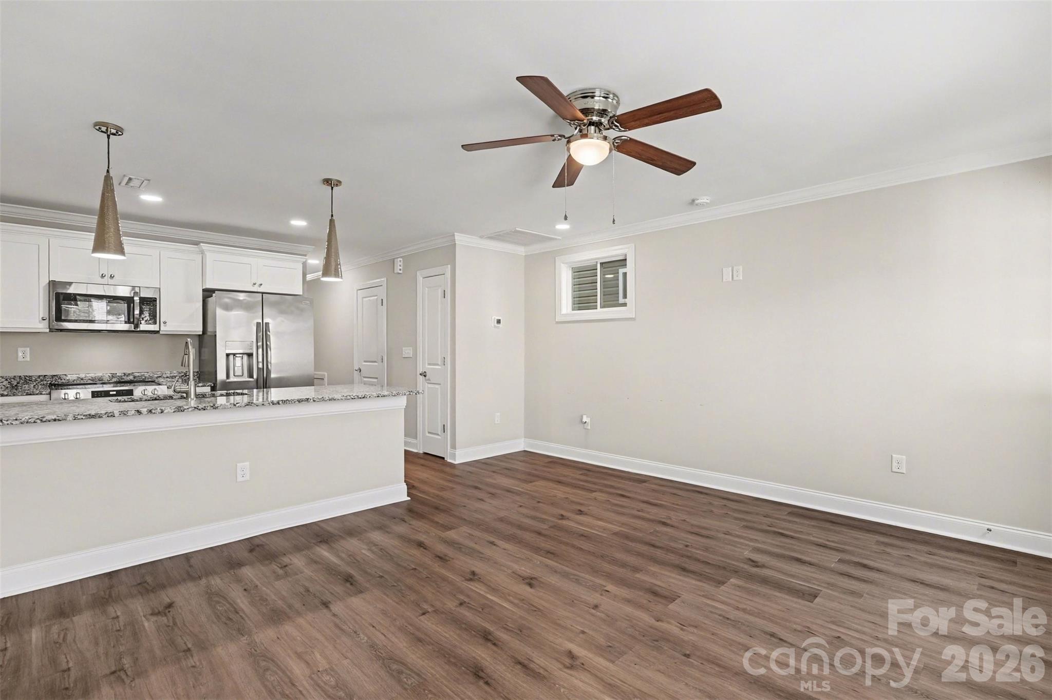 1006 10th Avenue NE — Hickory