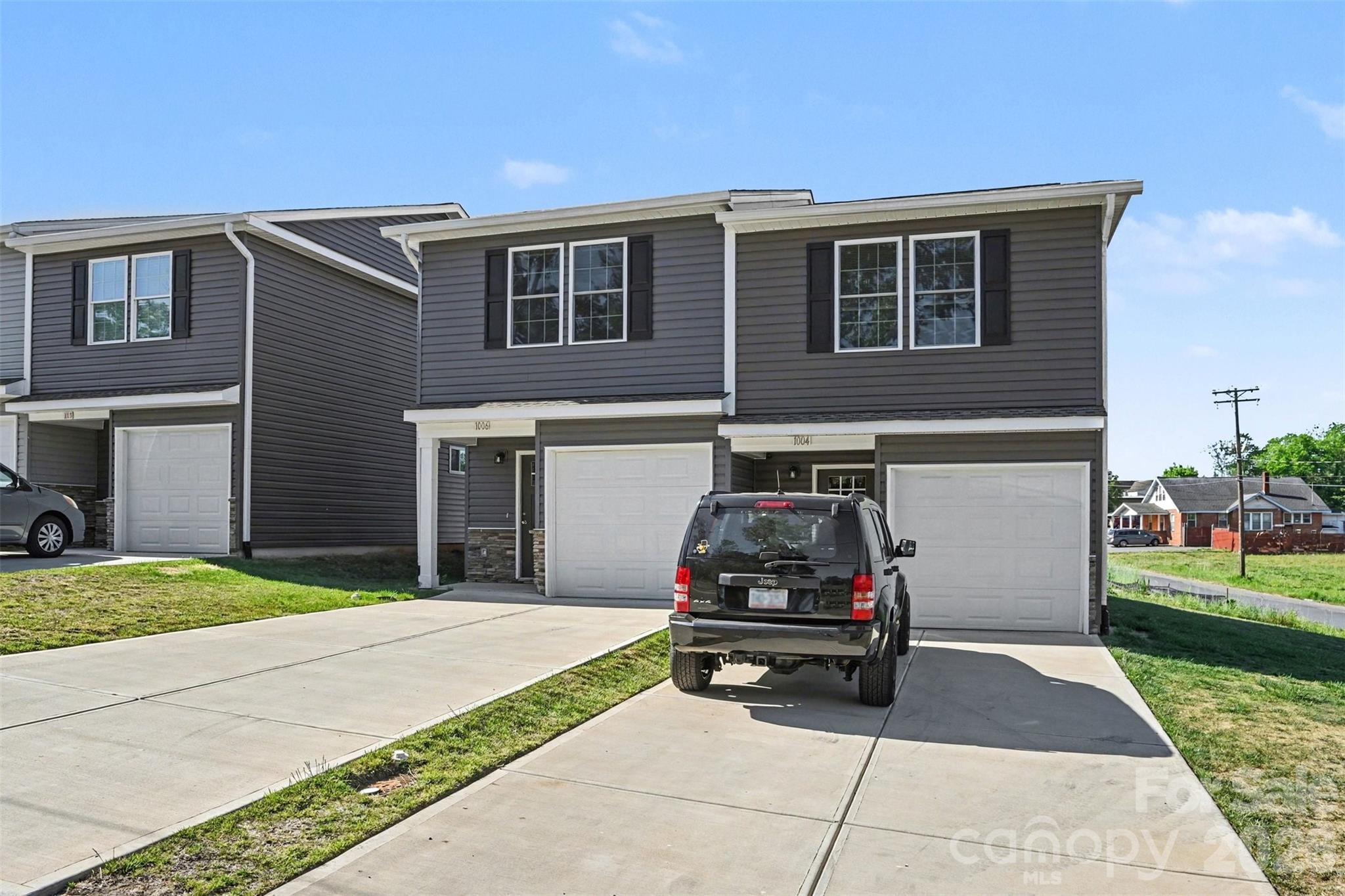 1006 10th Avenue NE — Hickory