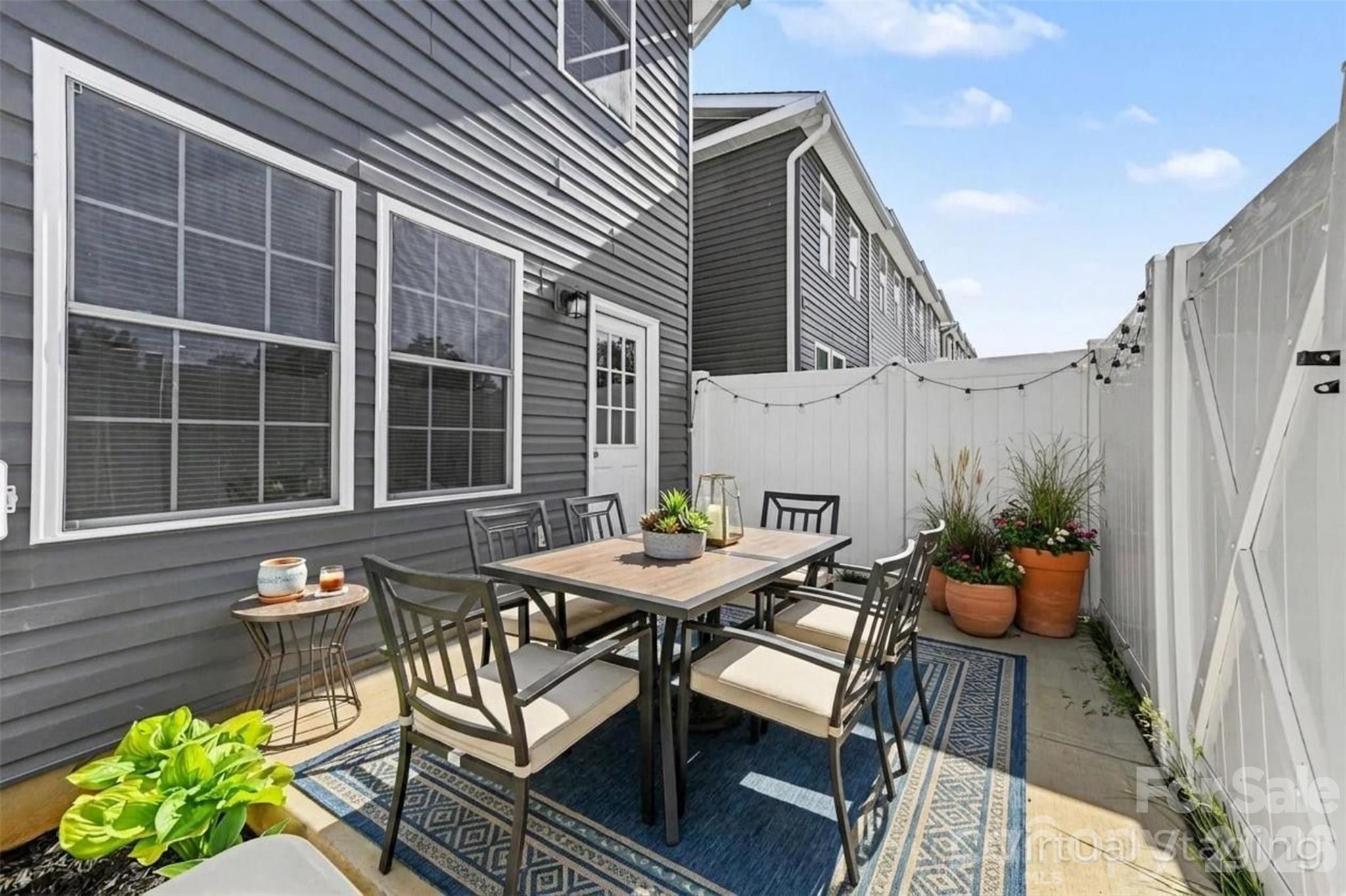 1006 10th Avenue NE — Hickory