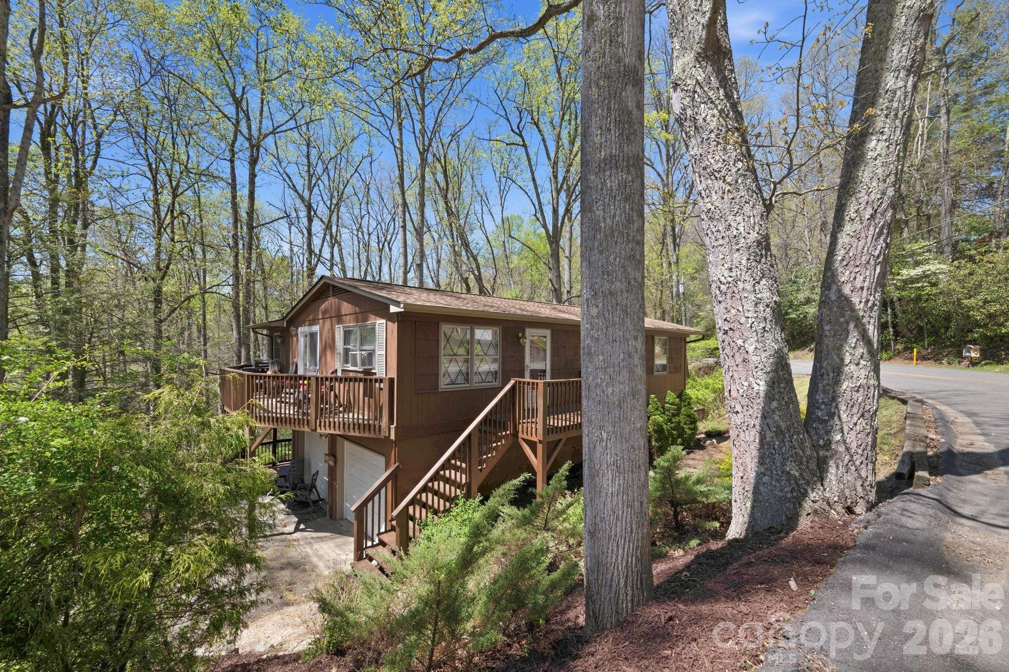 806 Dogwood Drive — Boone