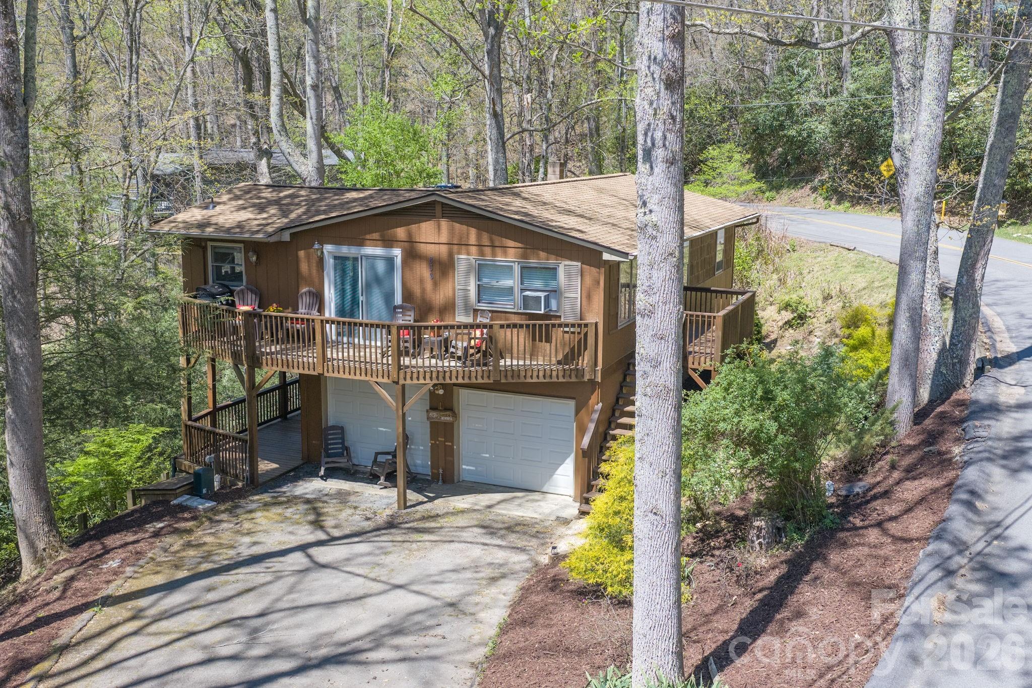 806 Dogwood Drive — Boone