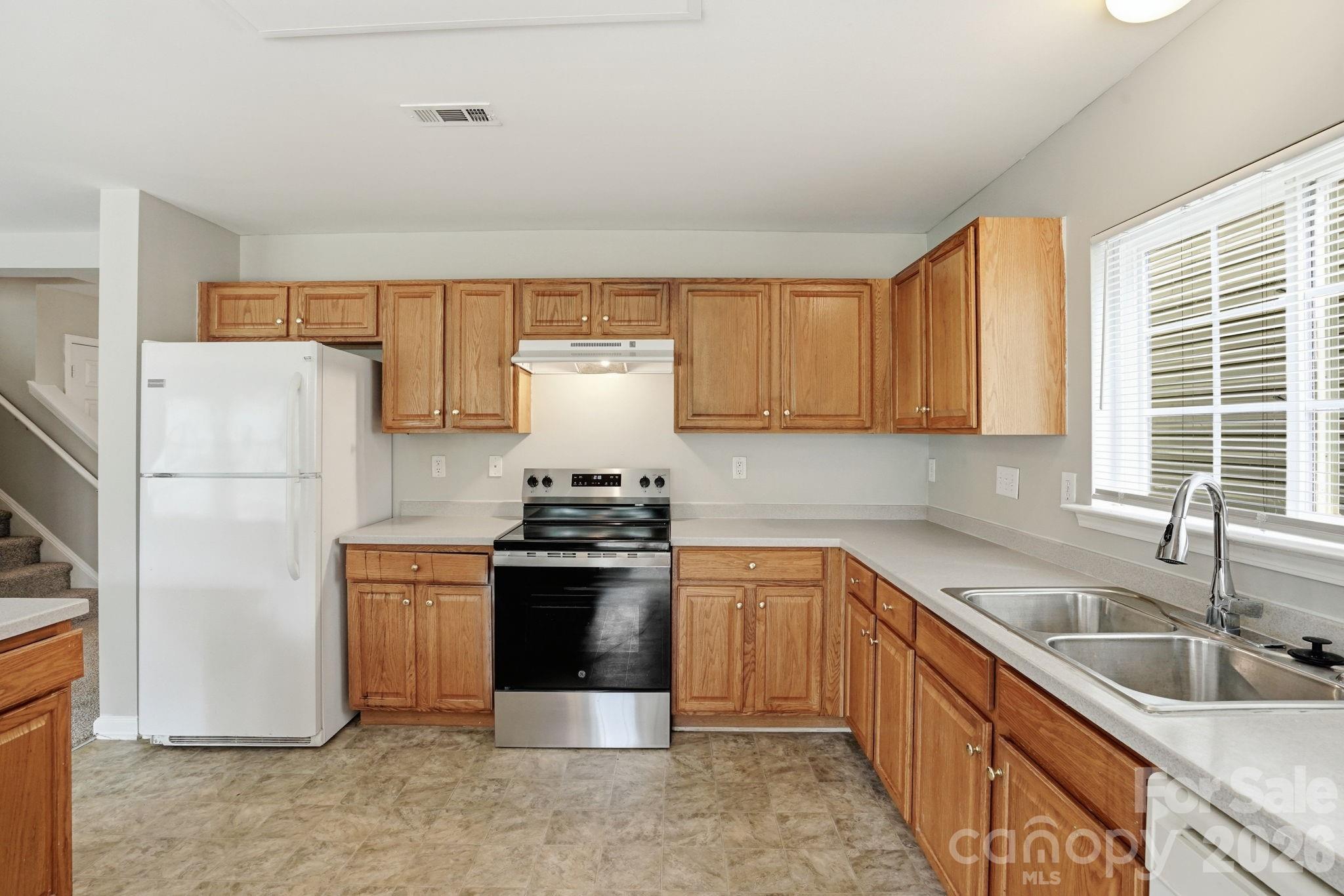 8928 Oransay Way — Charlotte