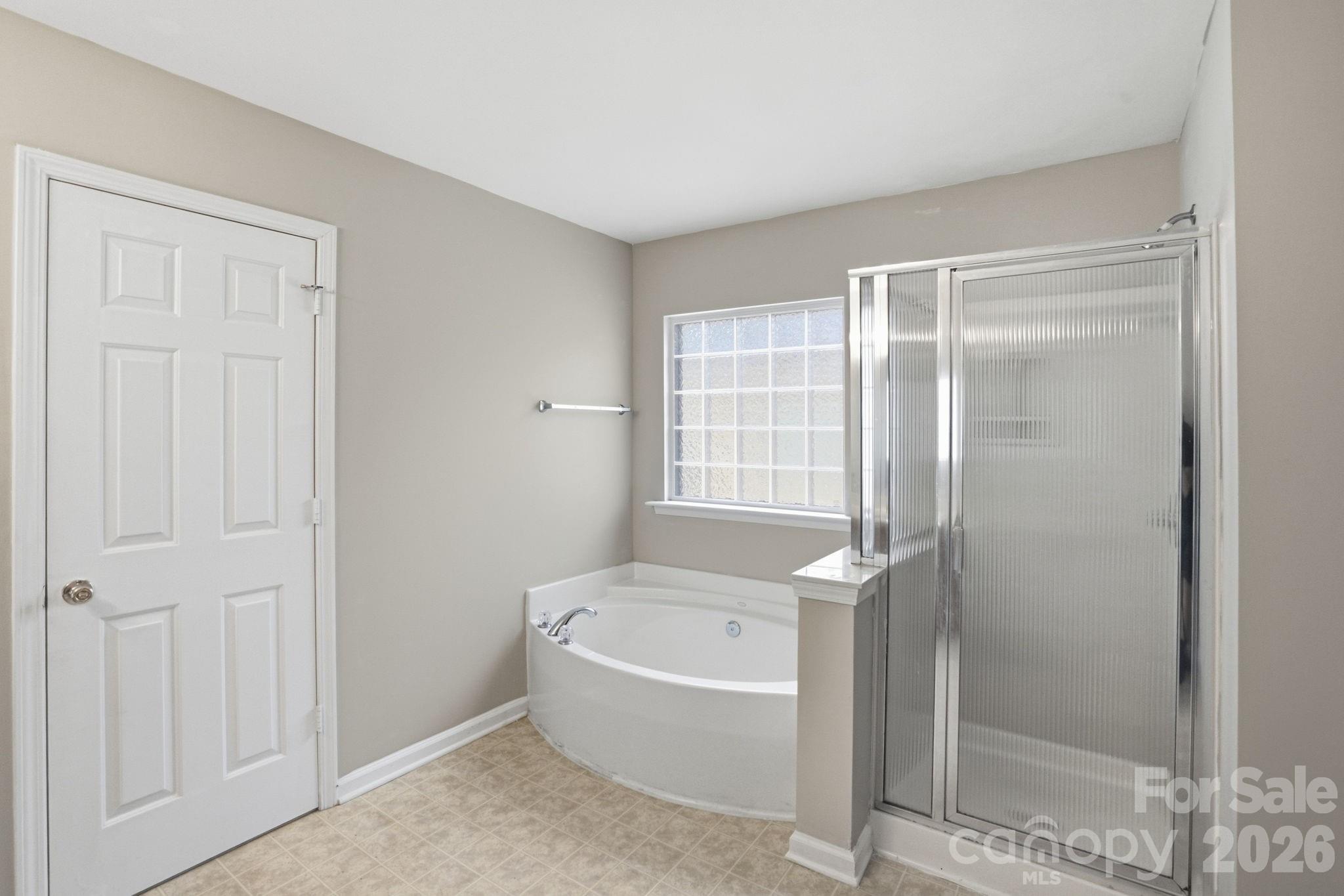 8928 Oransay Way — Charlotte