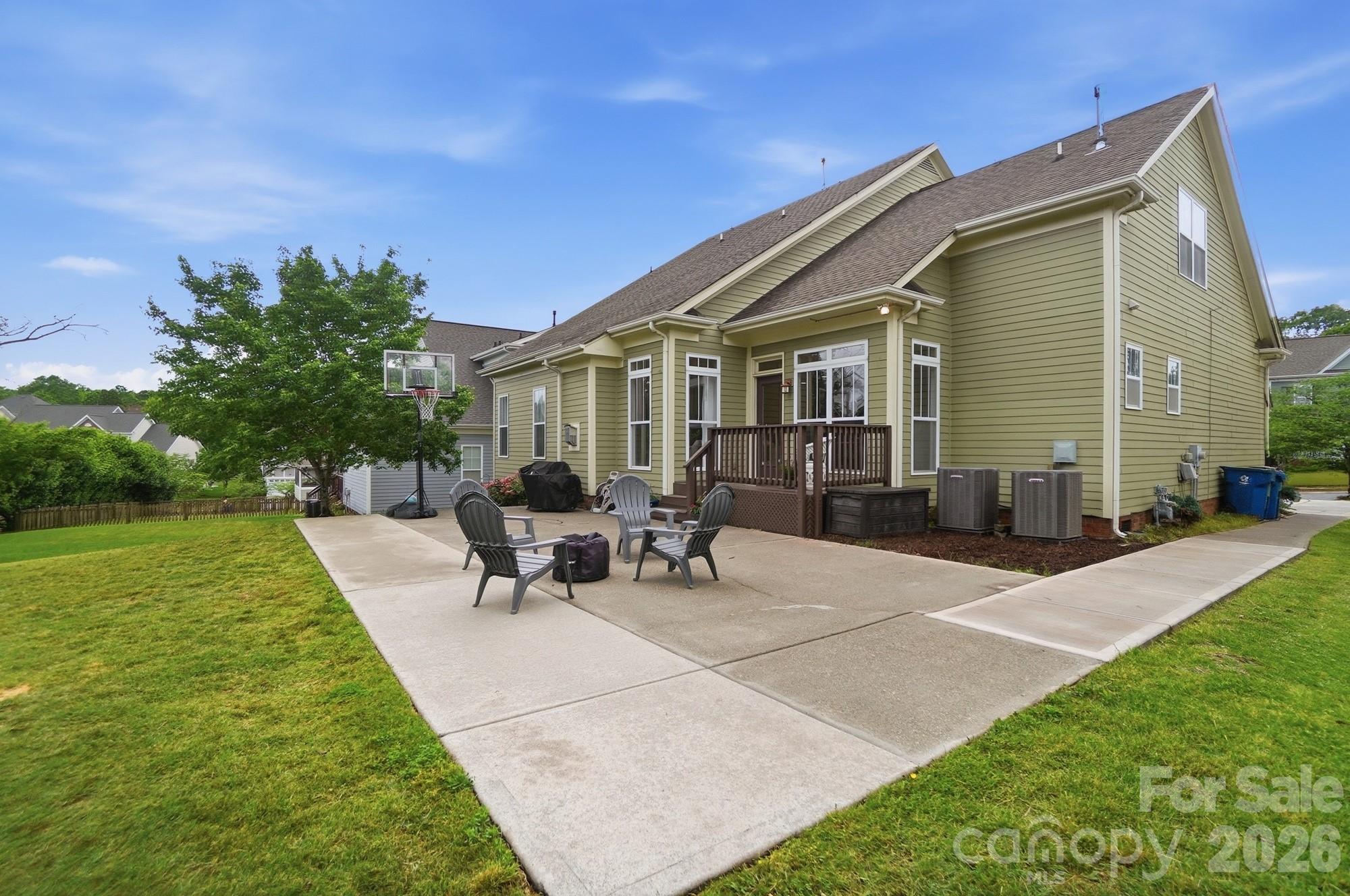 714 Richland Drive — Huntersville