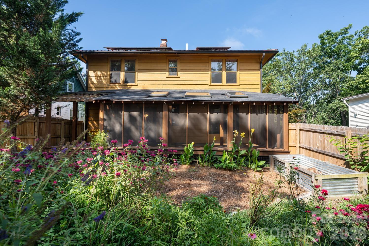3 Woodlawn Avenue — Asheville