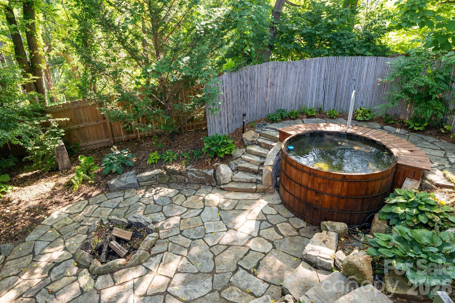 3 Woodlawn Avenue — Asheville