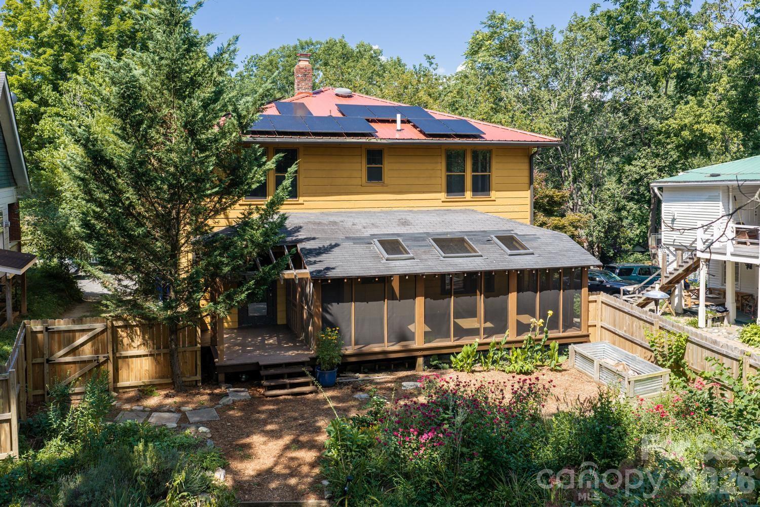 3 Woodlawn Avenue — Asheville