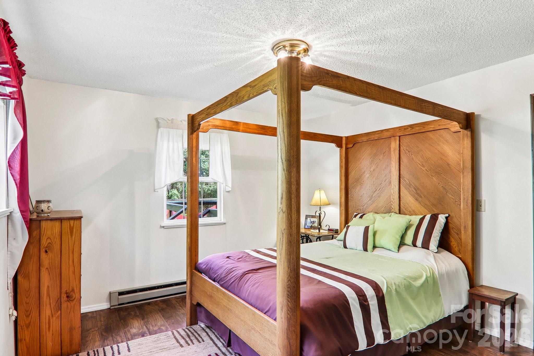 28 Mull Cove Road — Maggie Valley