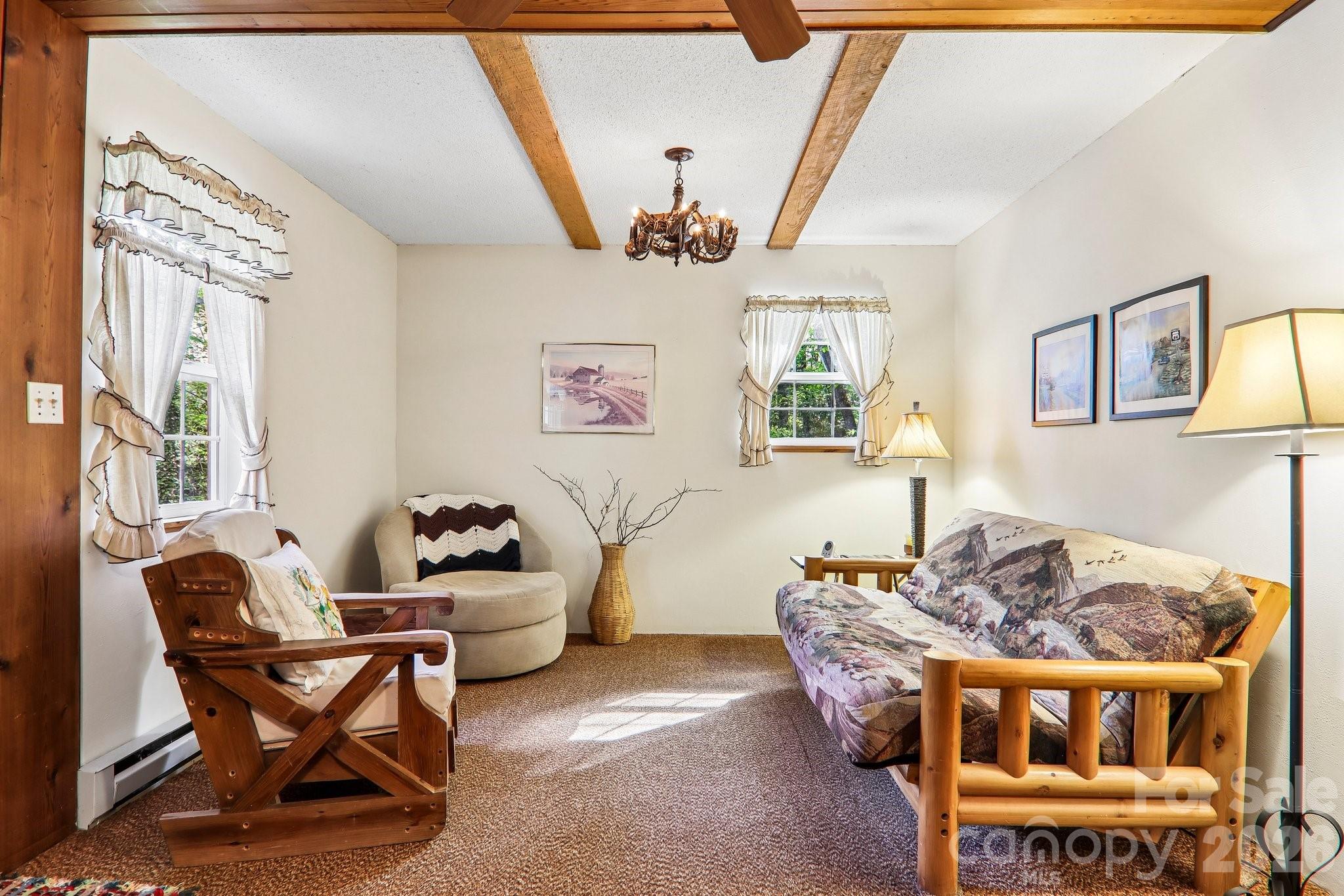 28 Mull Cove Road — Maggie Valley