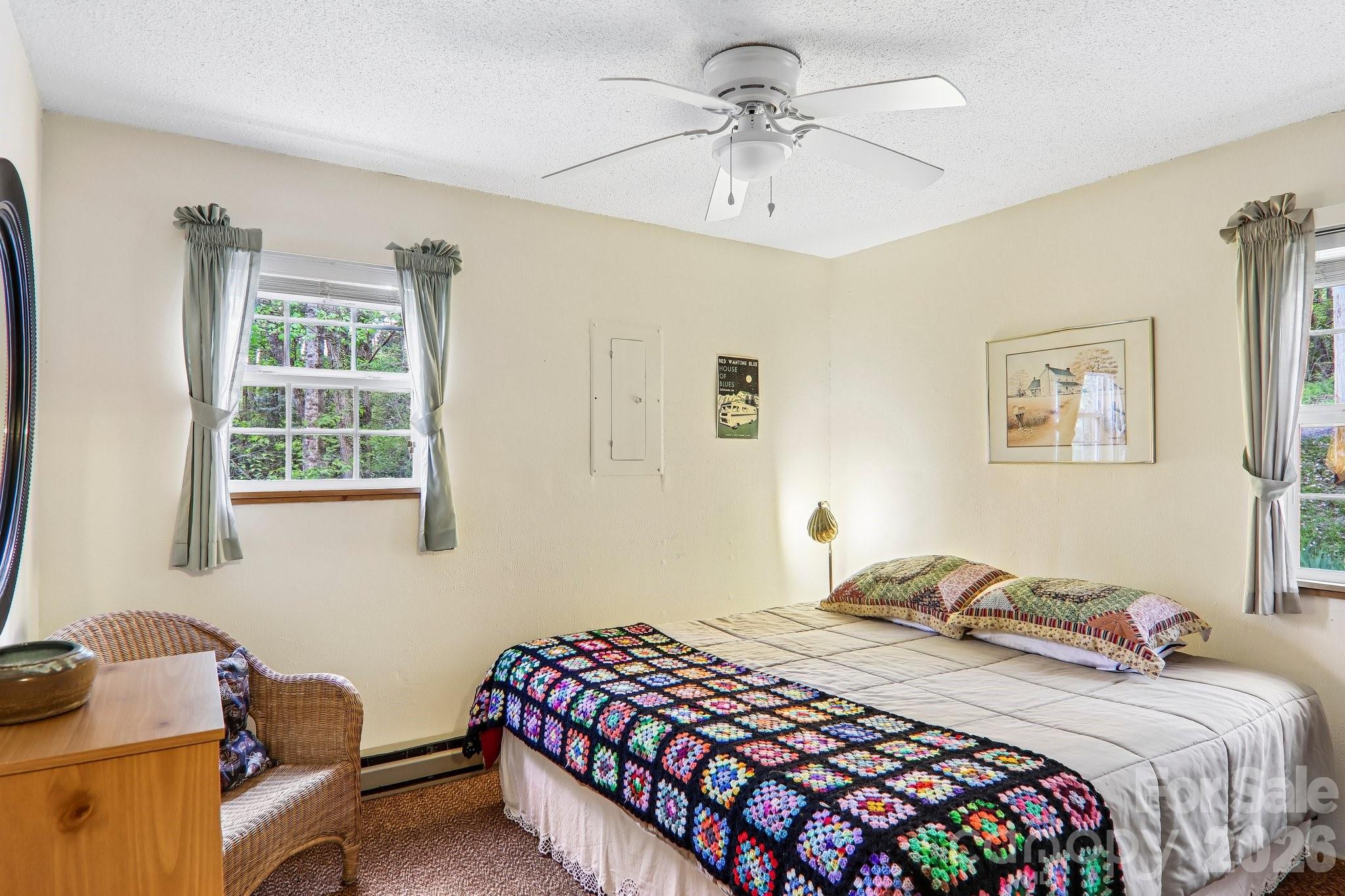 28 Mull Cove Road — Maggie Valley