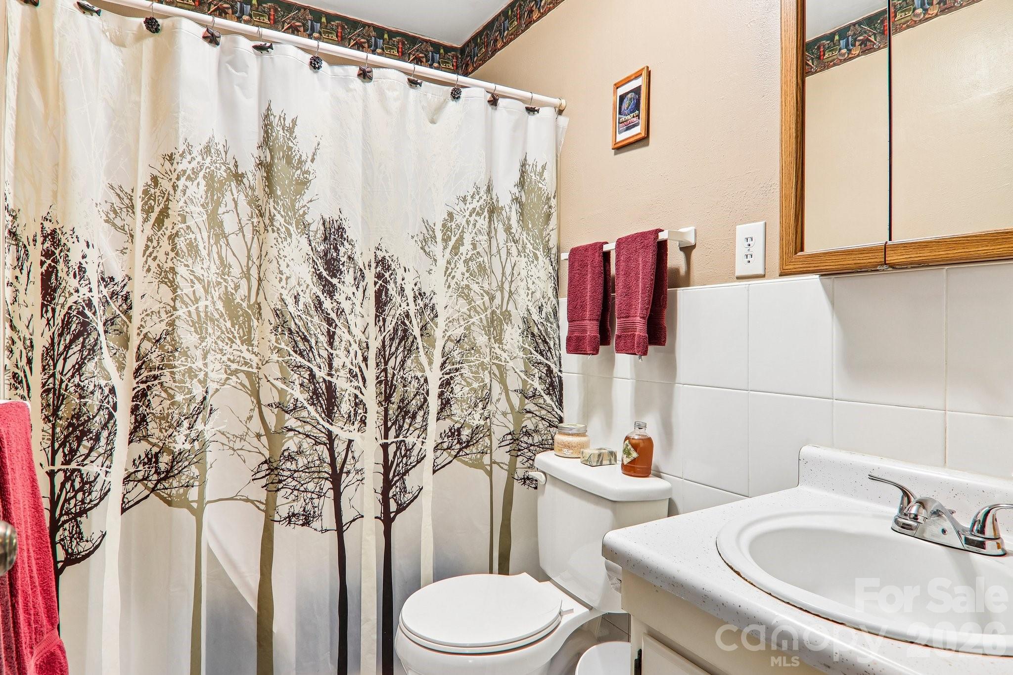 28 Mull Cove Road — Maggie Valley