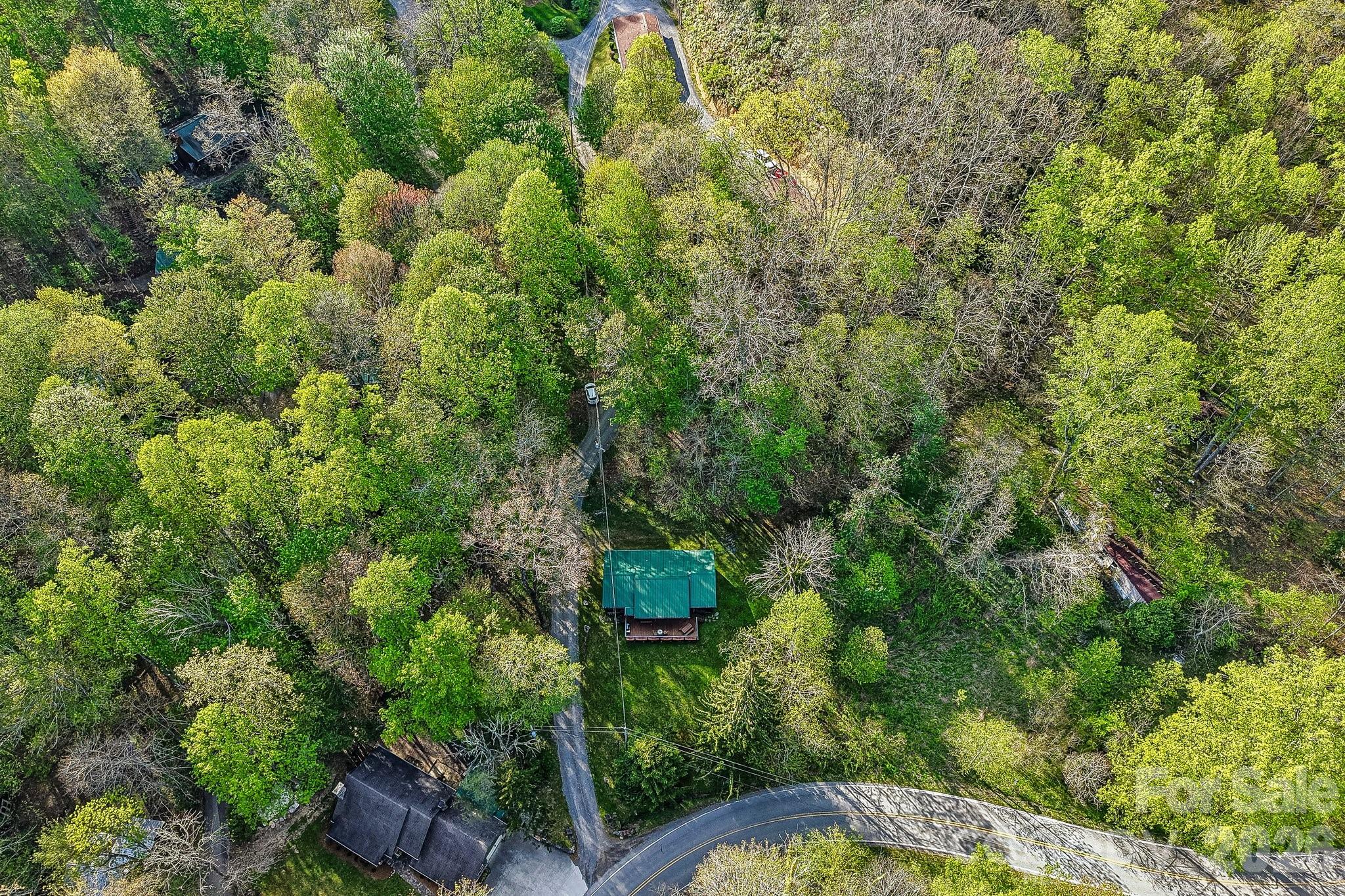 28 Mull Cove Road — Maggie Valley