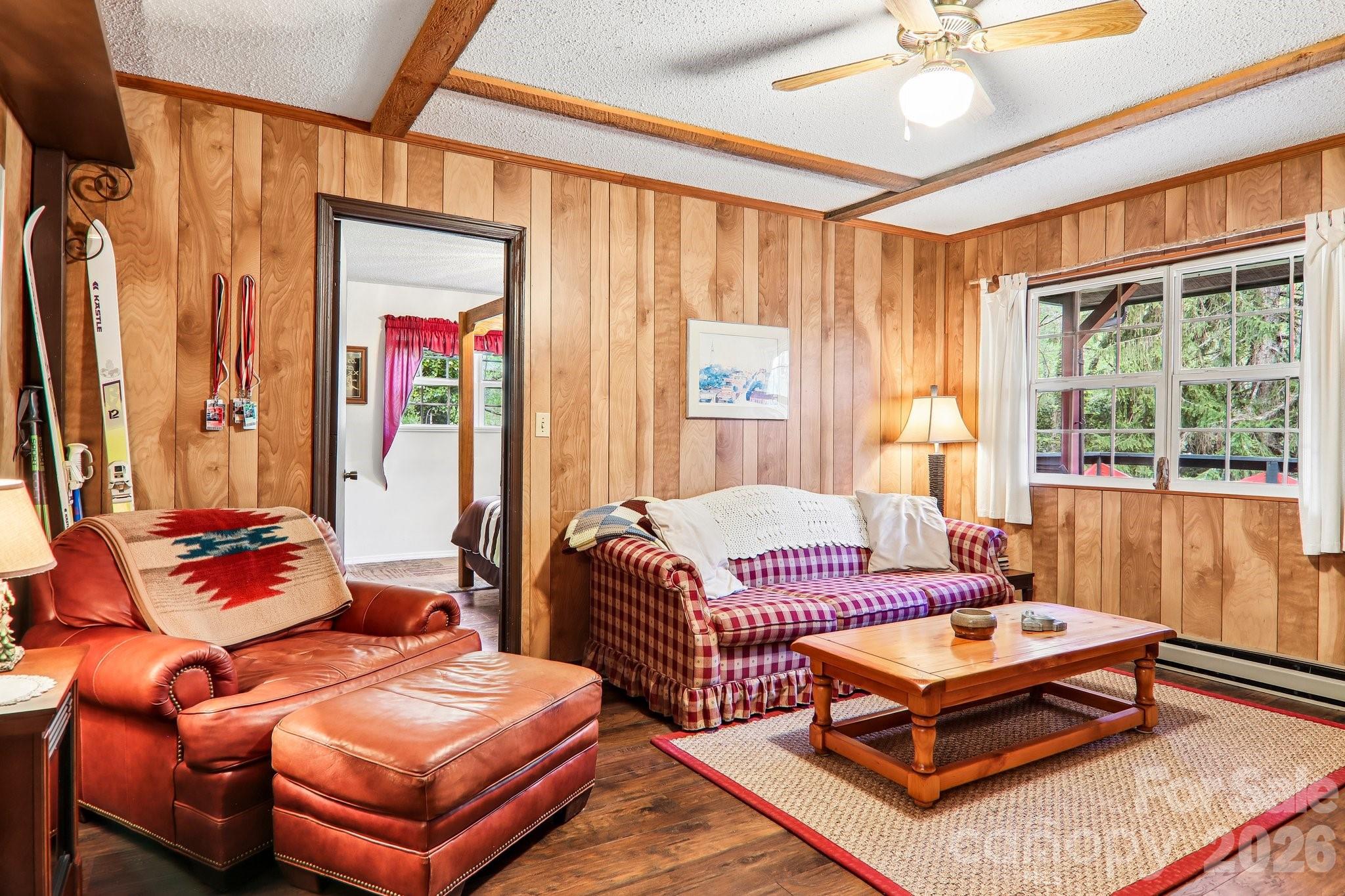 28 Mull Cove Road — Maggie Valley