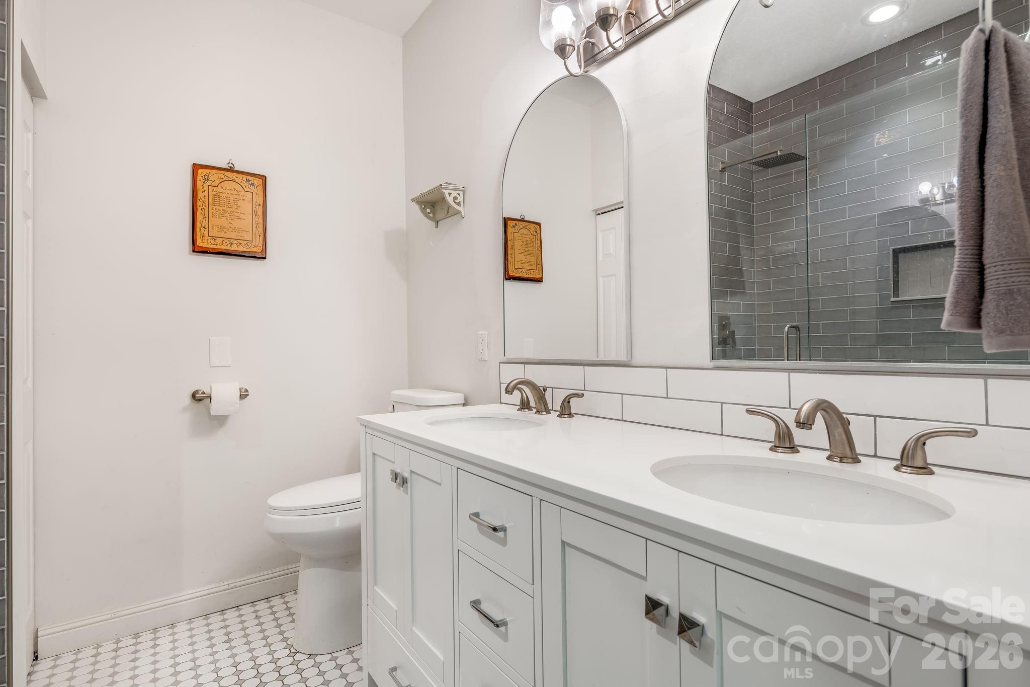 29 Little Cedar Court — Asheville