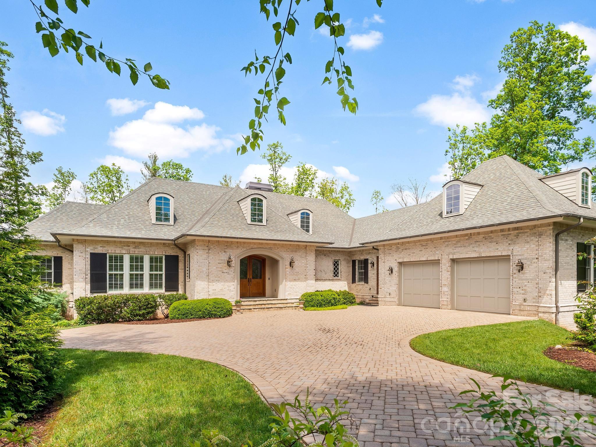 29 Stansbury Drive — Asheville