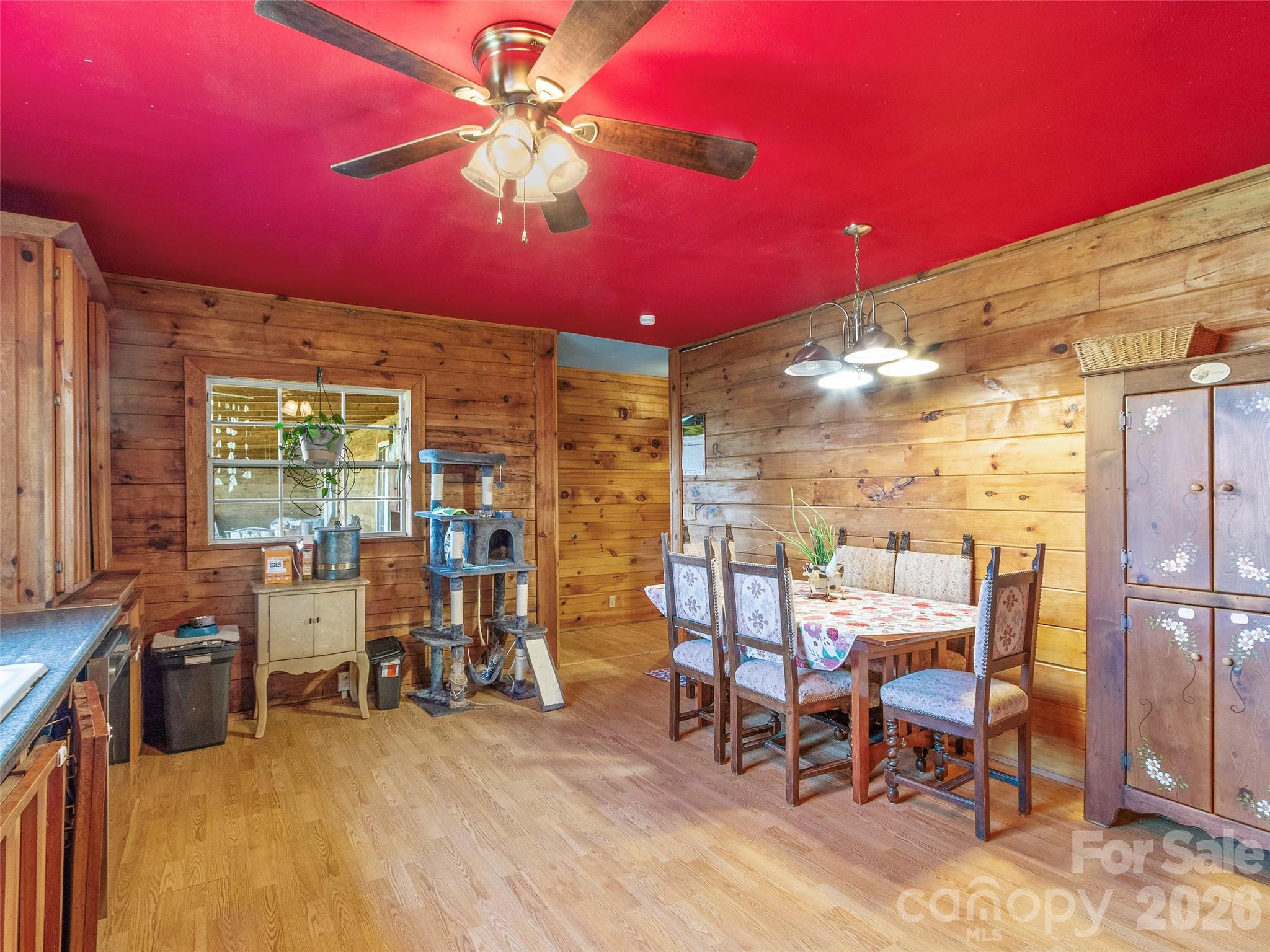 120 Lillie Lane — Marshall