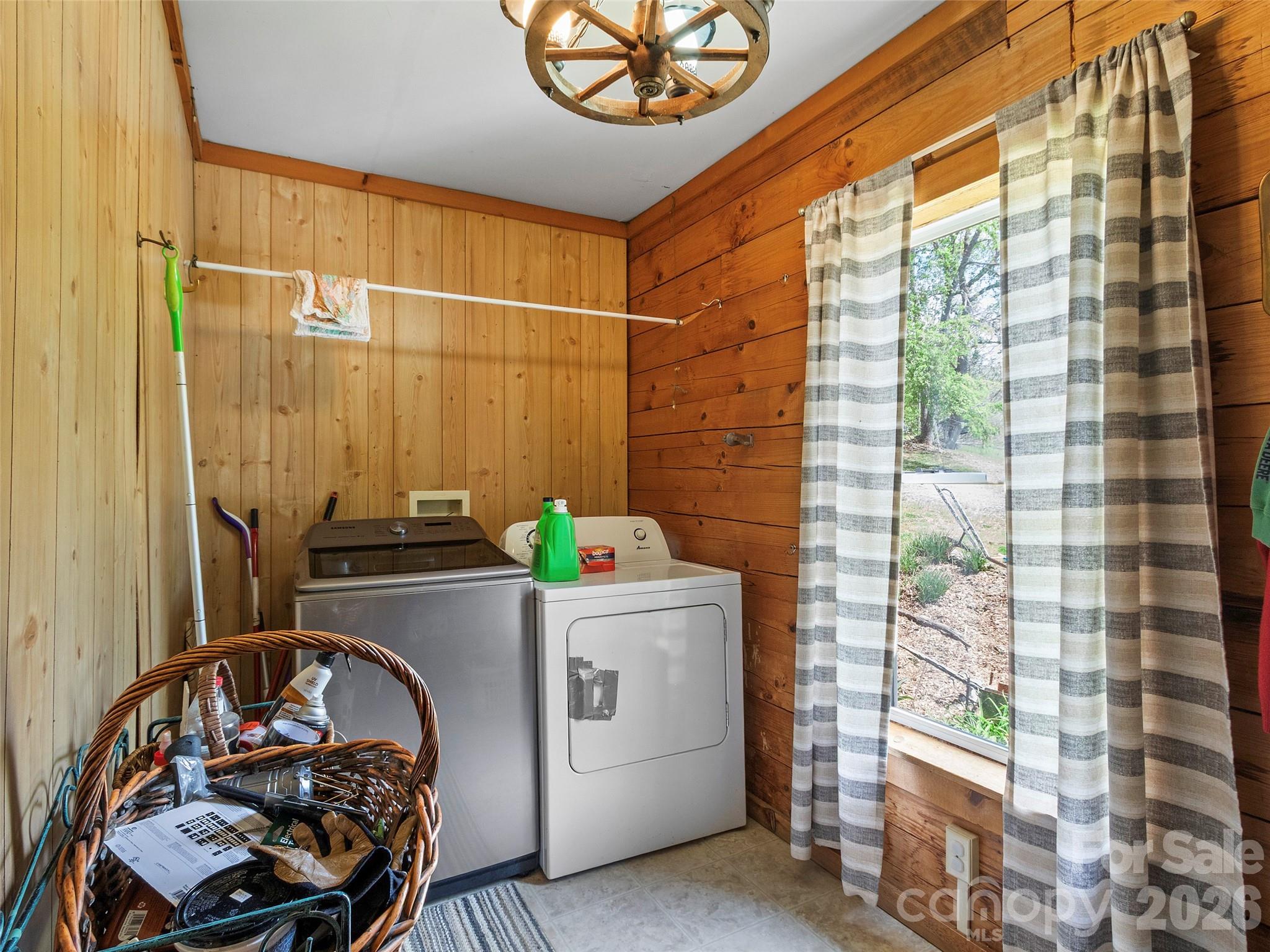 120 Lillie Lane — Marshall