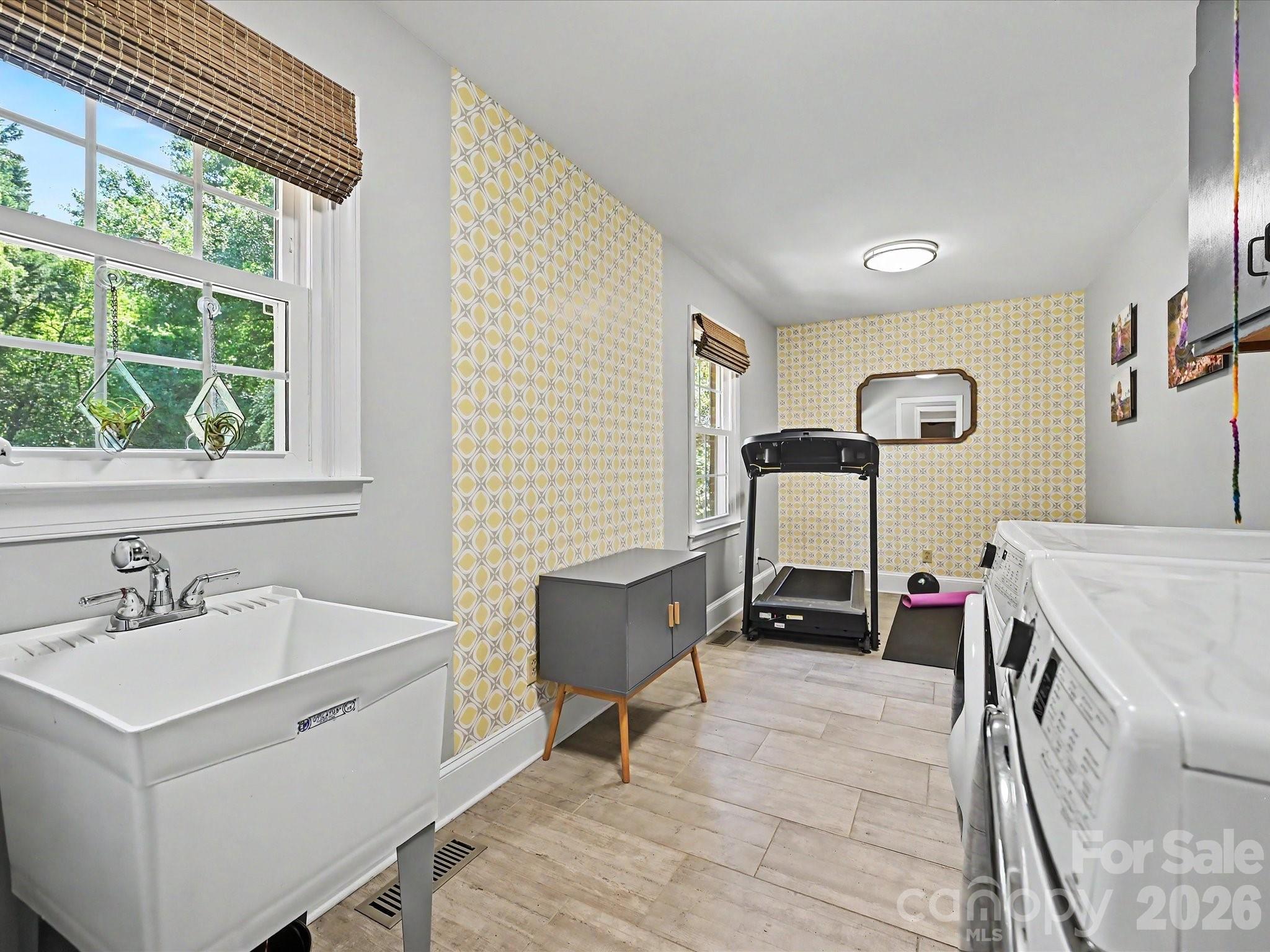 6304 Dovefield Road — Charlotte