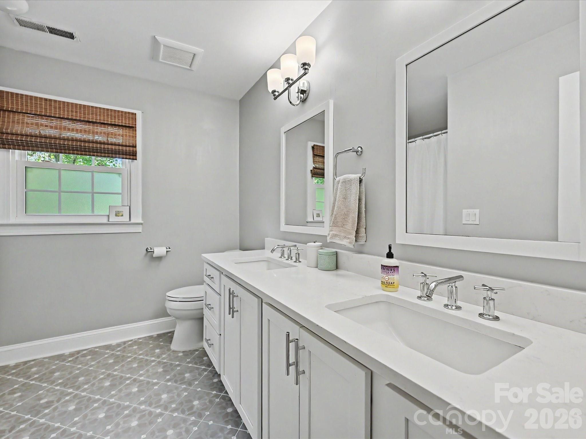 6304 Dovefield Road — Charlotte