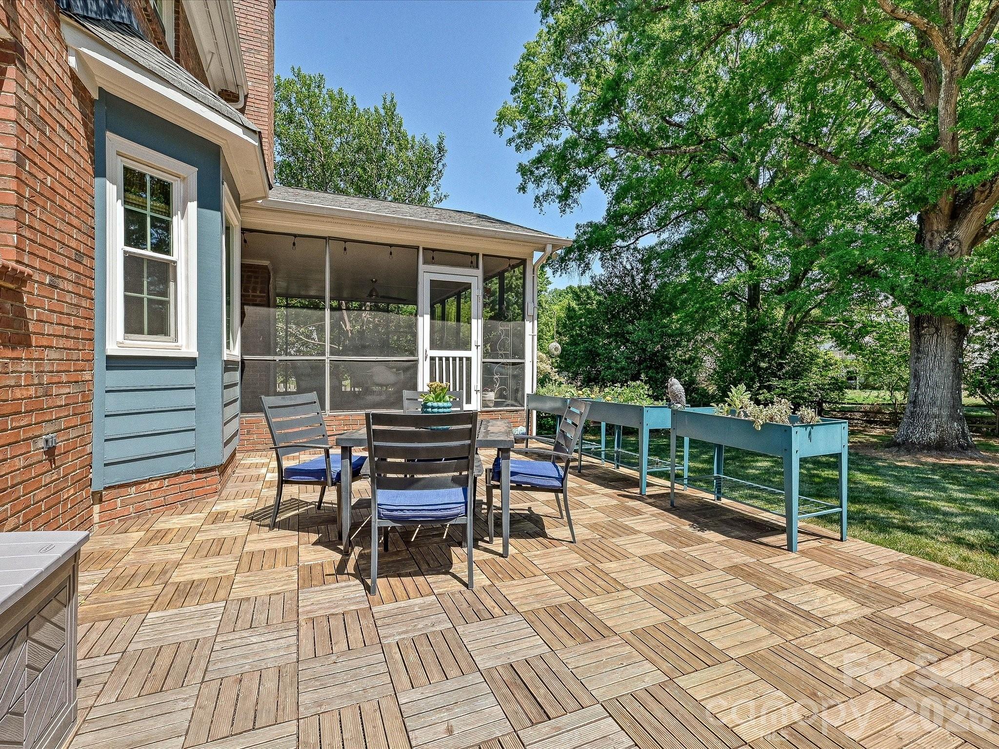 6304 Dovefield Road — Charlotte