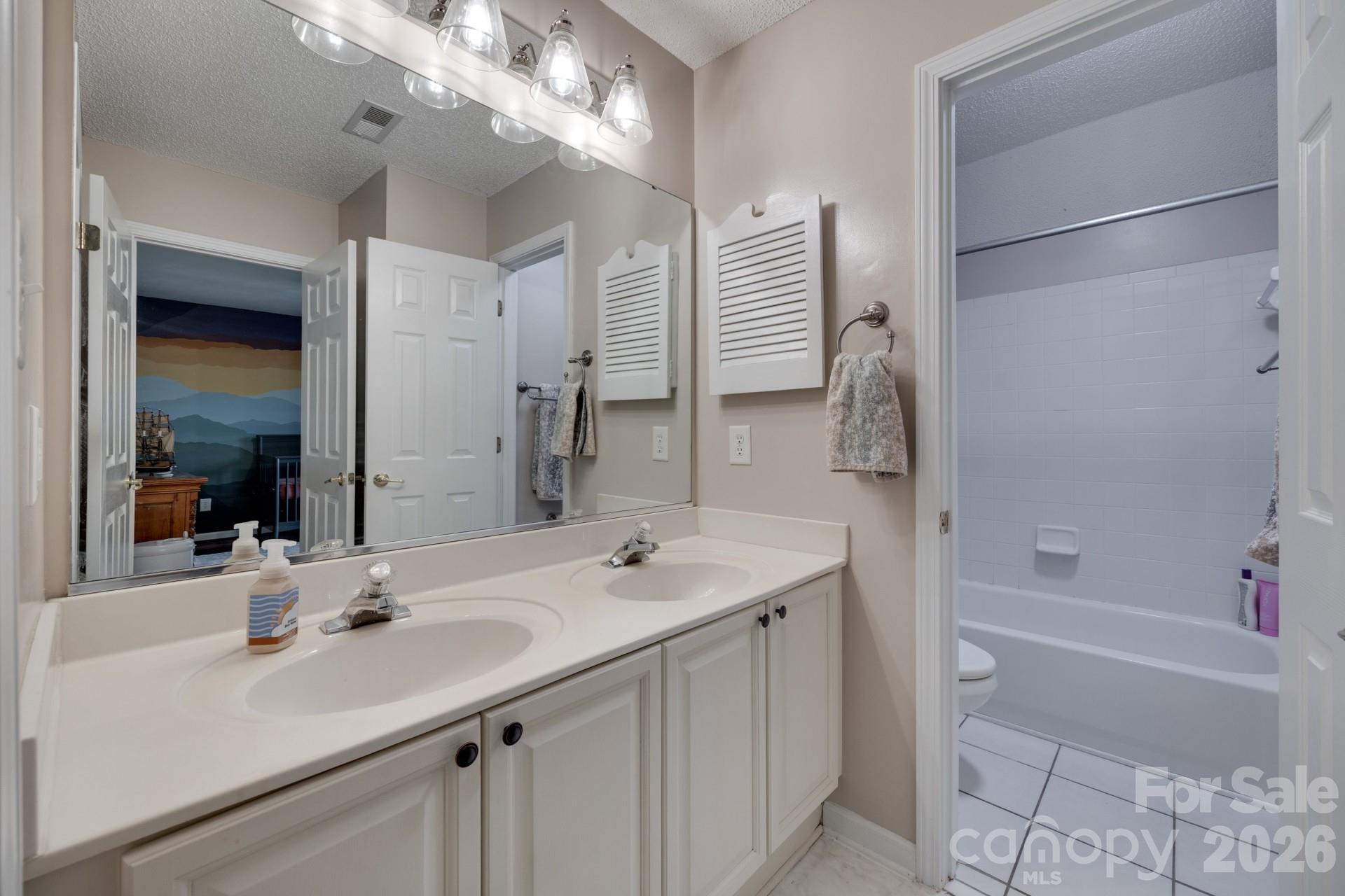 12719 Vantage Point Lane — Huntersville