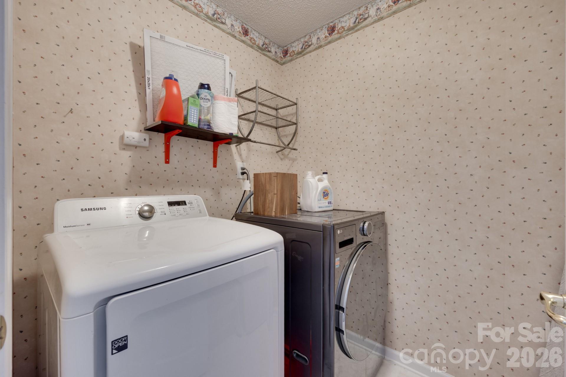 12719 Vantage Point Lane — Huntersville