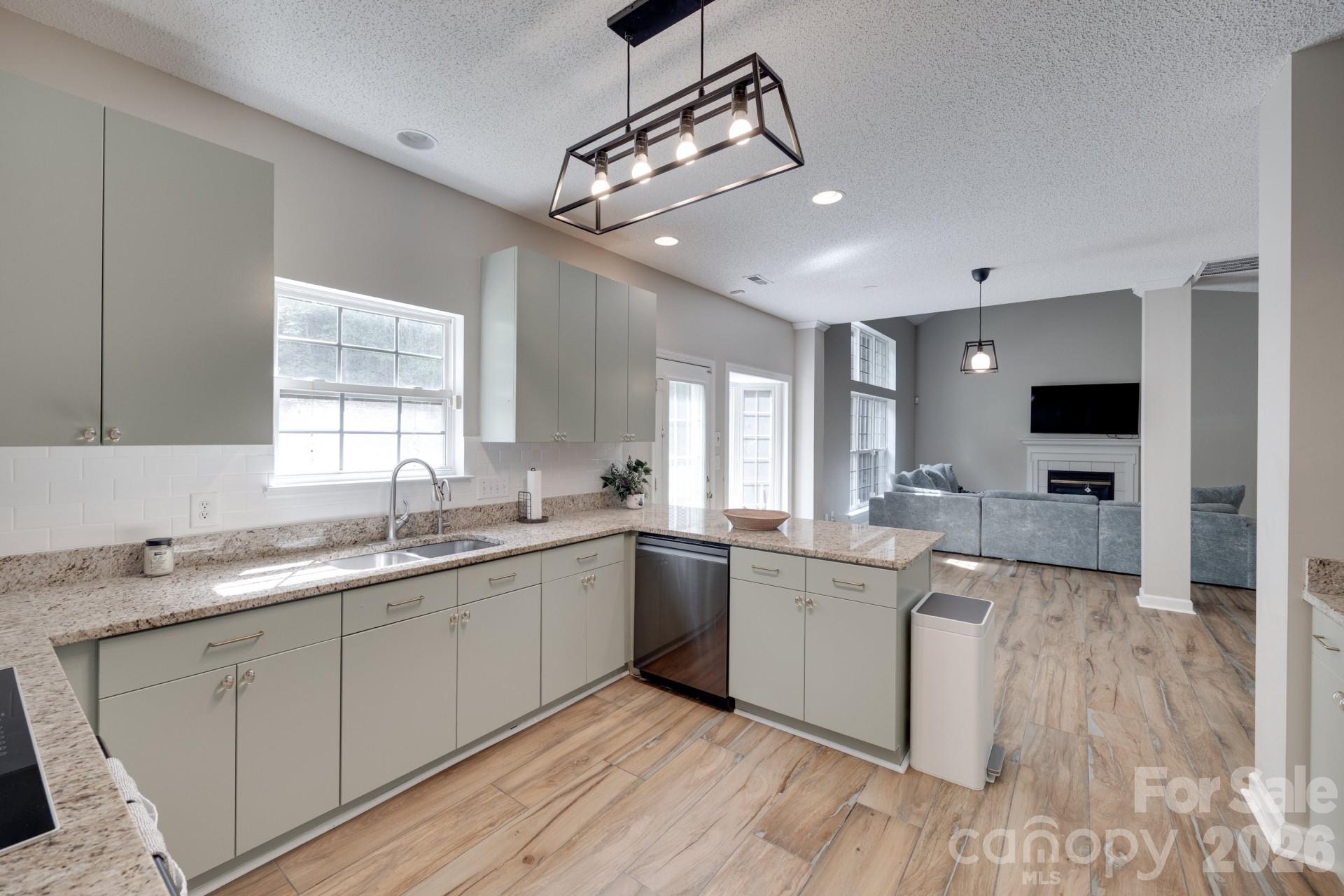 12719 Vantage Point Lane — Huntersville