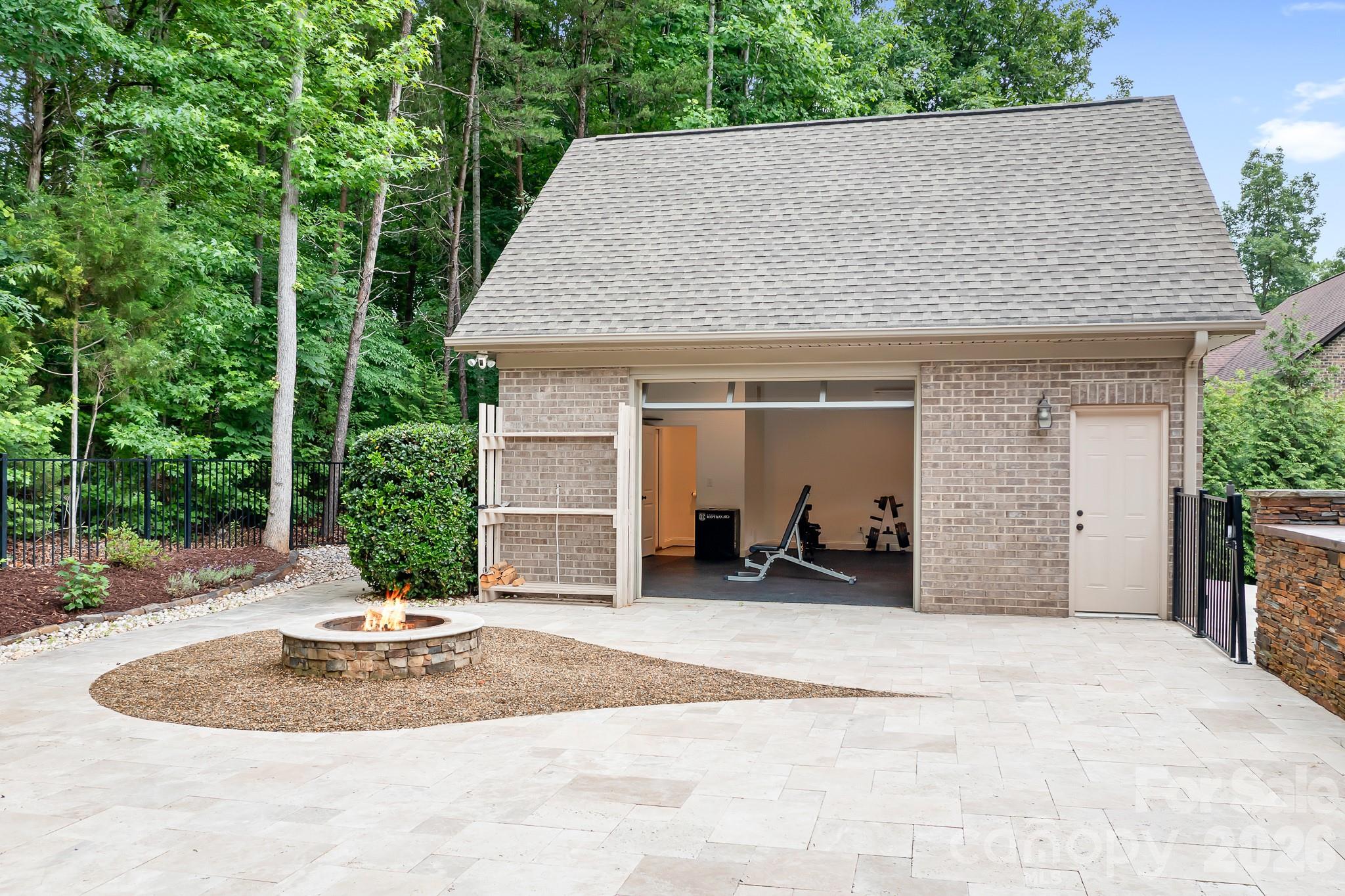115 Buckingham Place Road — Mooresville