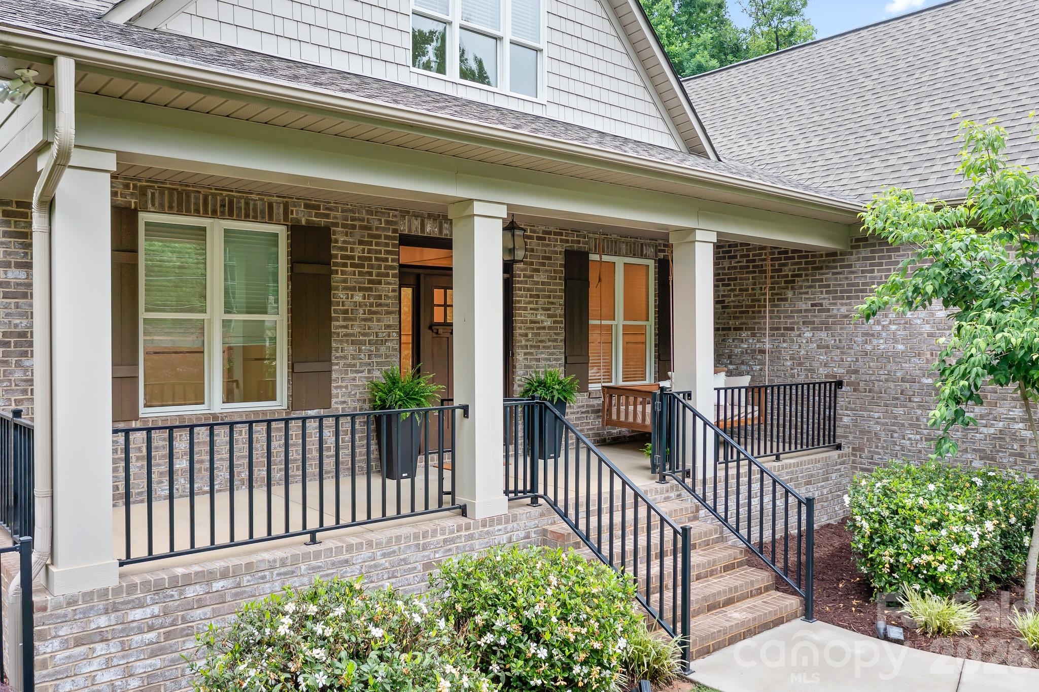 115 Buckingham Place Road — Mooresville
