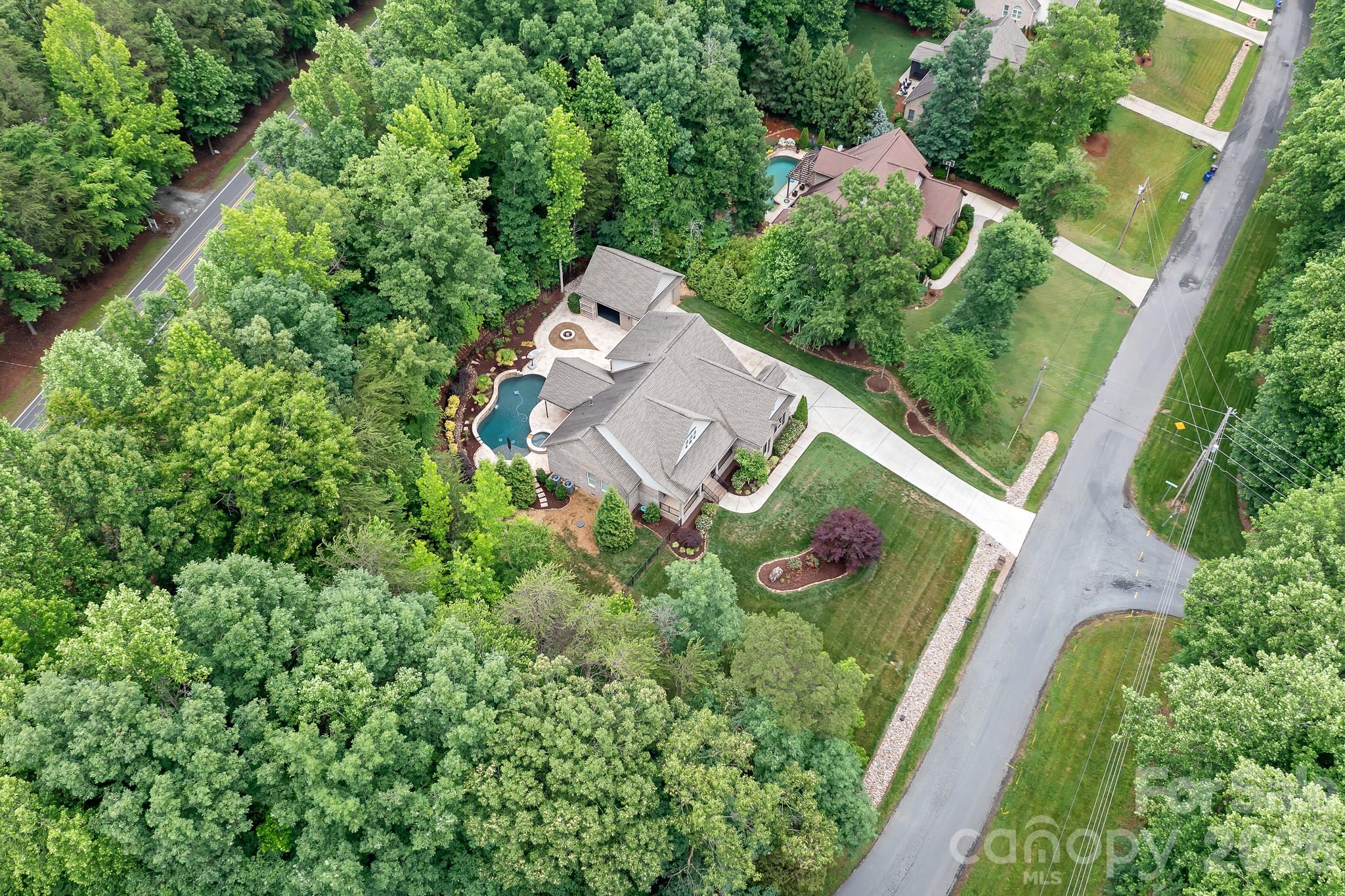 115 Buckingham Place Road — Mooresville