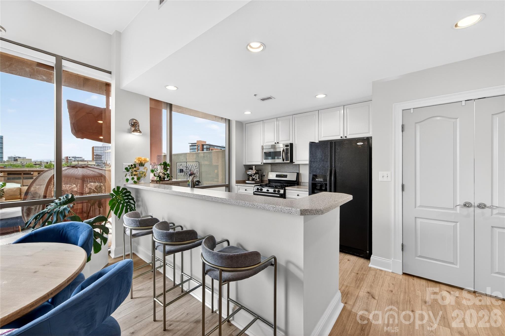 315 Arlington Avenue #503 — Charlotte