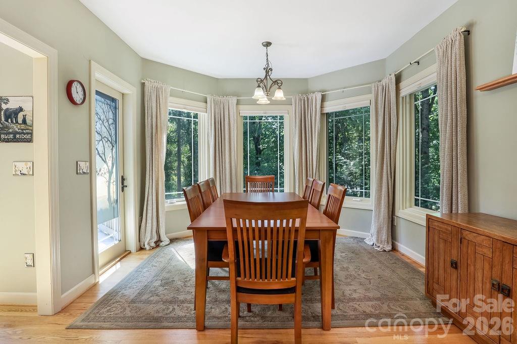 301 Gateway Drive — Hendersonville