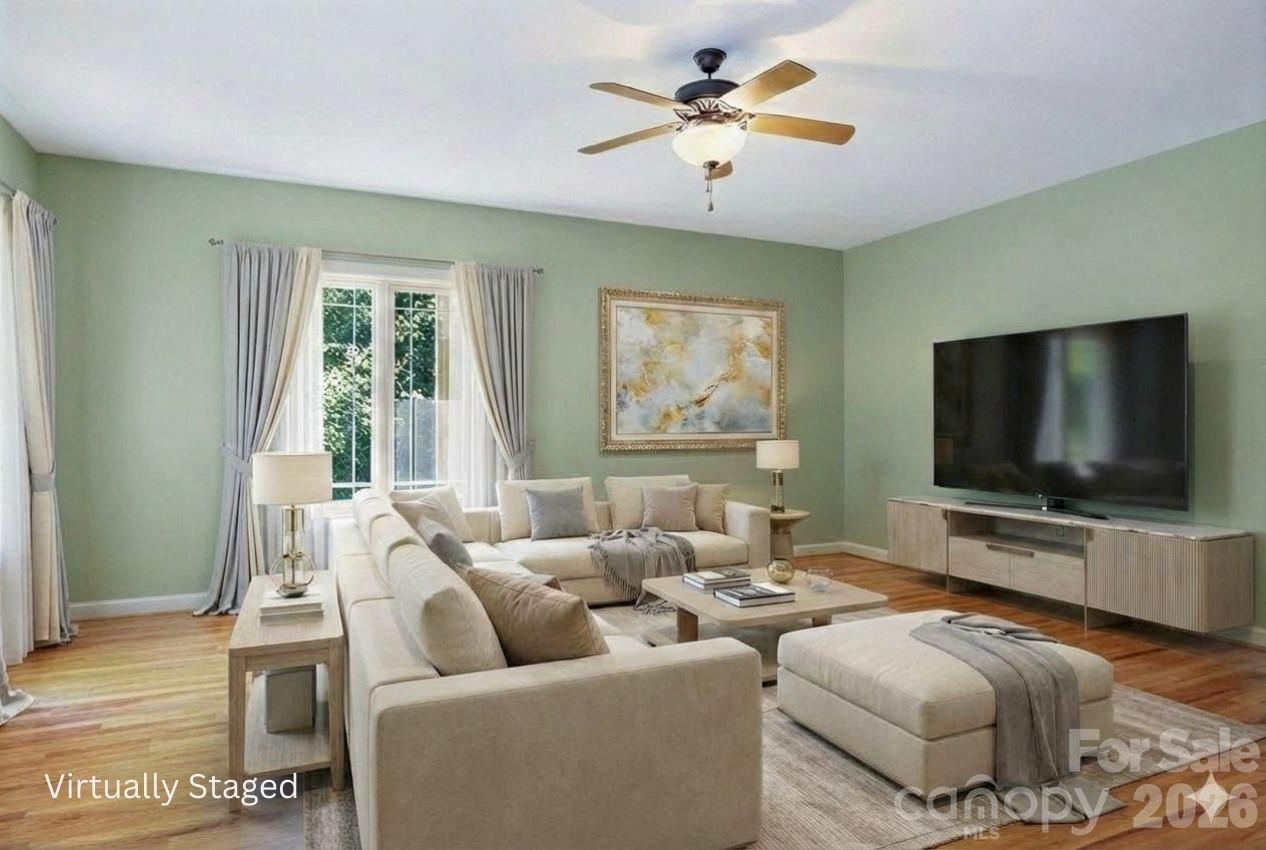 301 Gateway Drive — Hendersonville