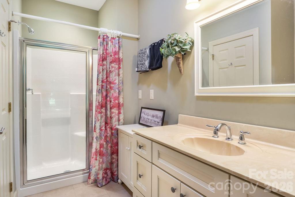 301 Gateway Drive — Hendersonville