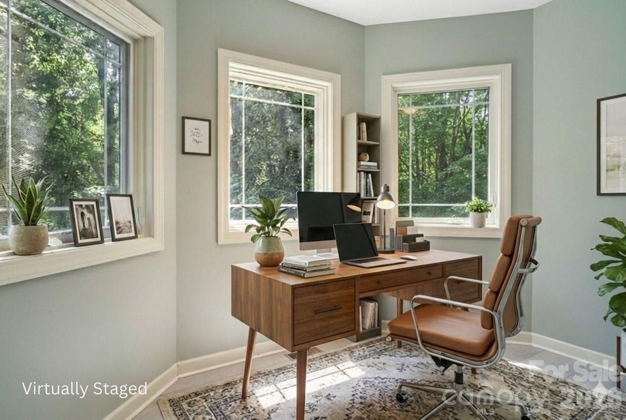 301 Gateway Drive — Hendersonville