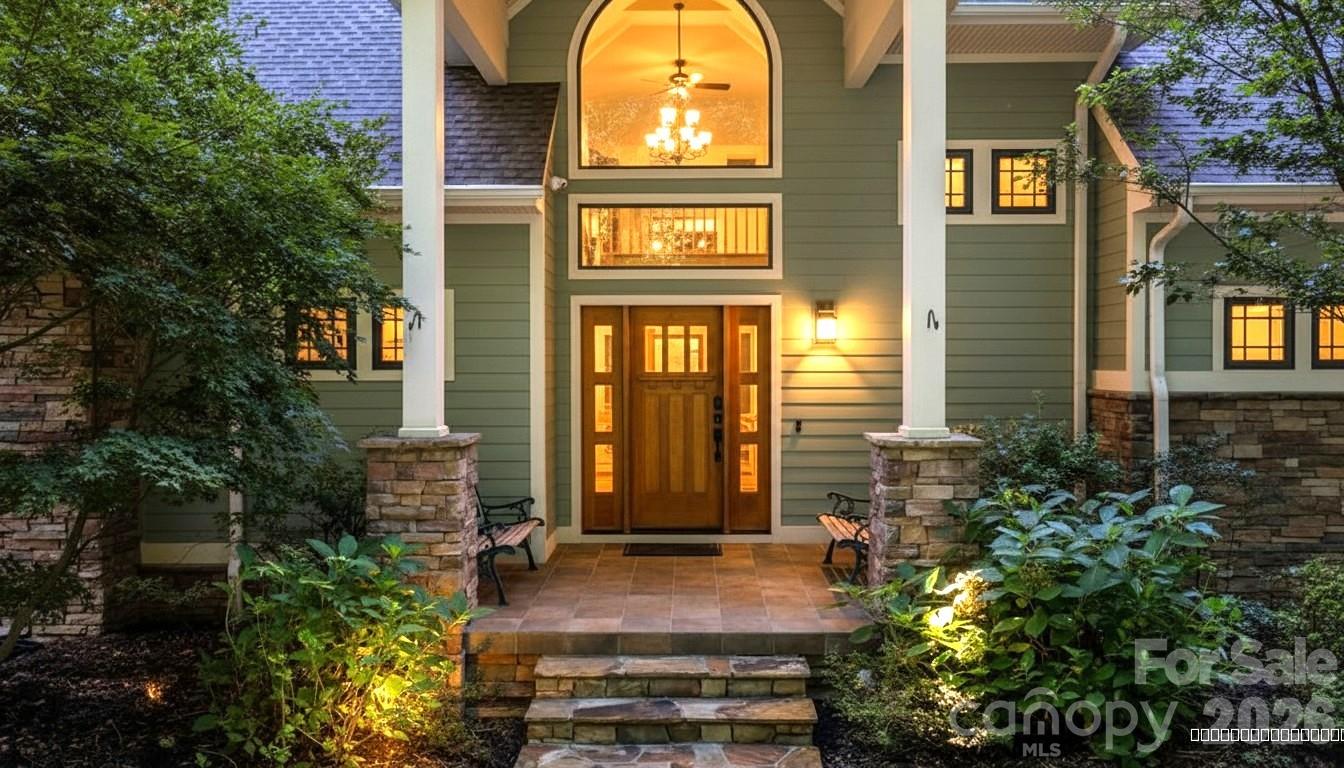 301 Gateway Drive — Hendersonville