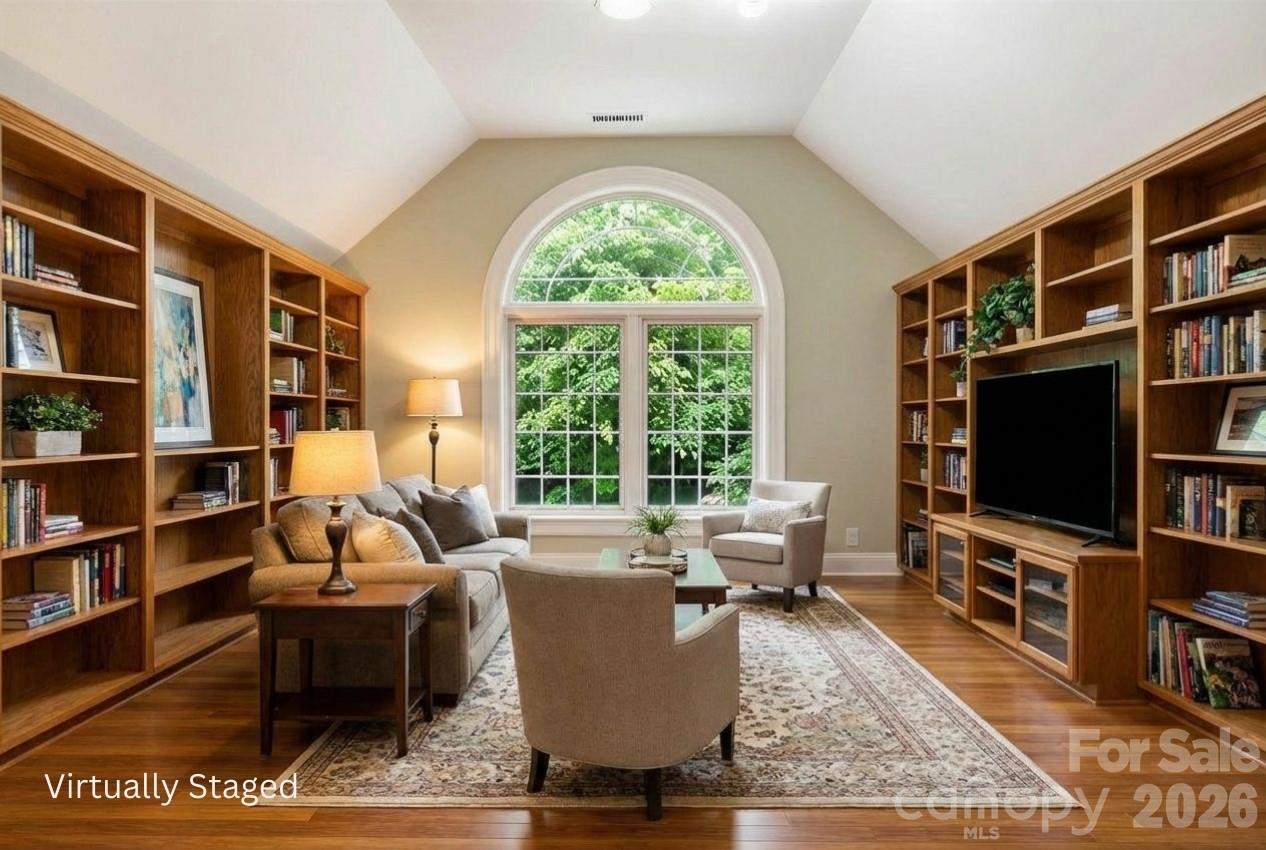 301 Gateway Drive — Hendersonville
