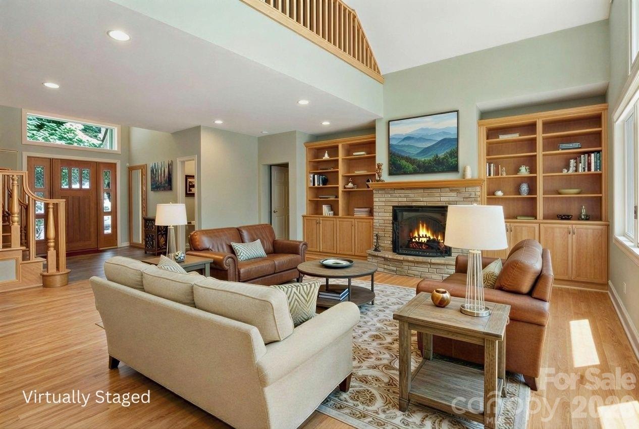 301 Gateway Drive — Hendersonville