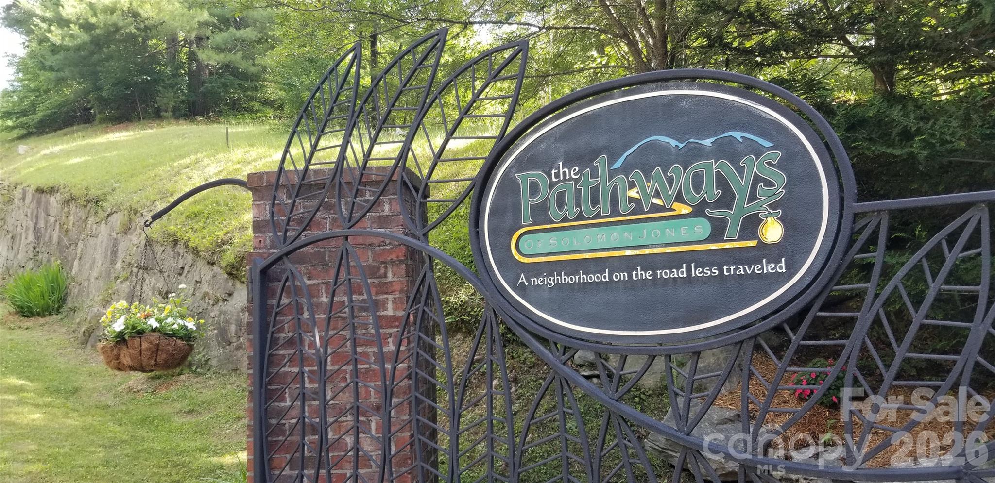 301 Gateway Drive — Hendersonville