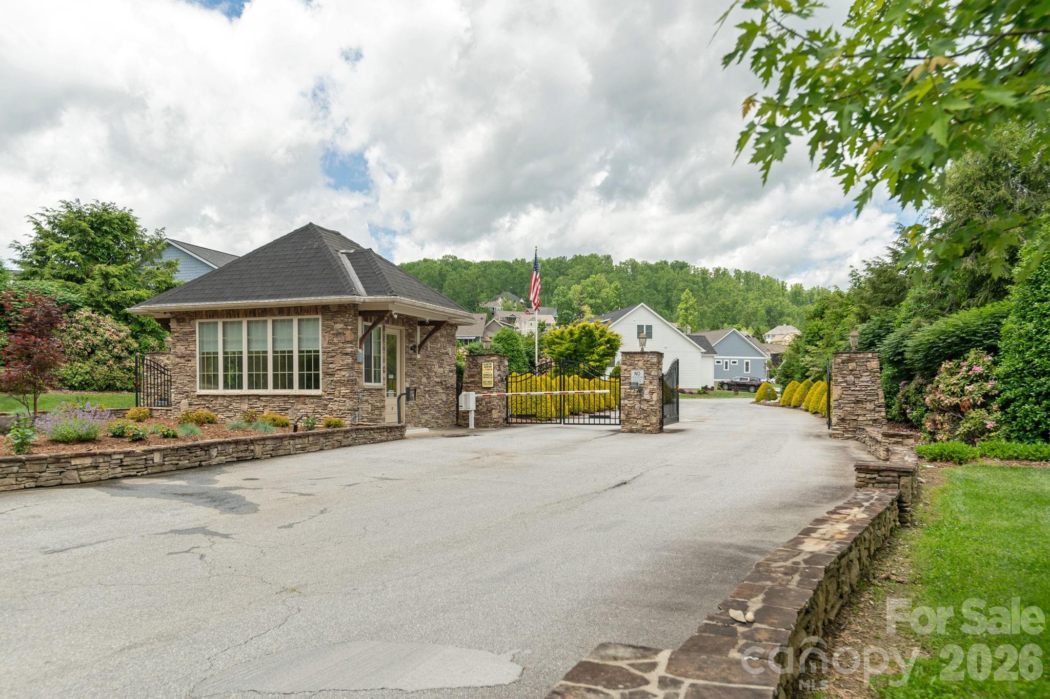 31 BLACK IRON Lane — Hendersonville
