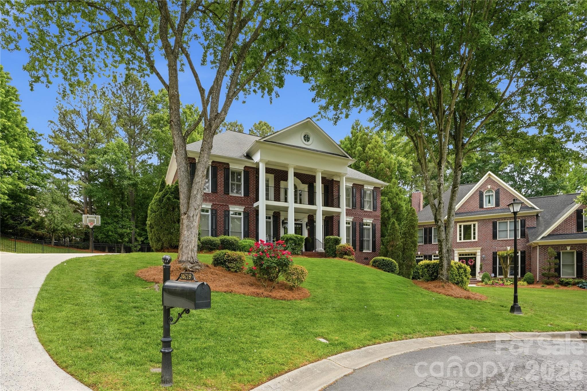 16219 Millsford Court — Charlotte